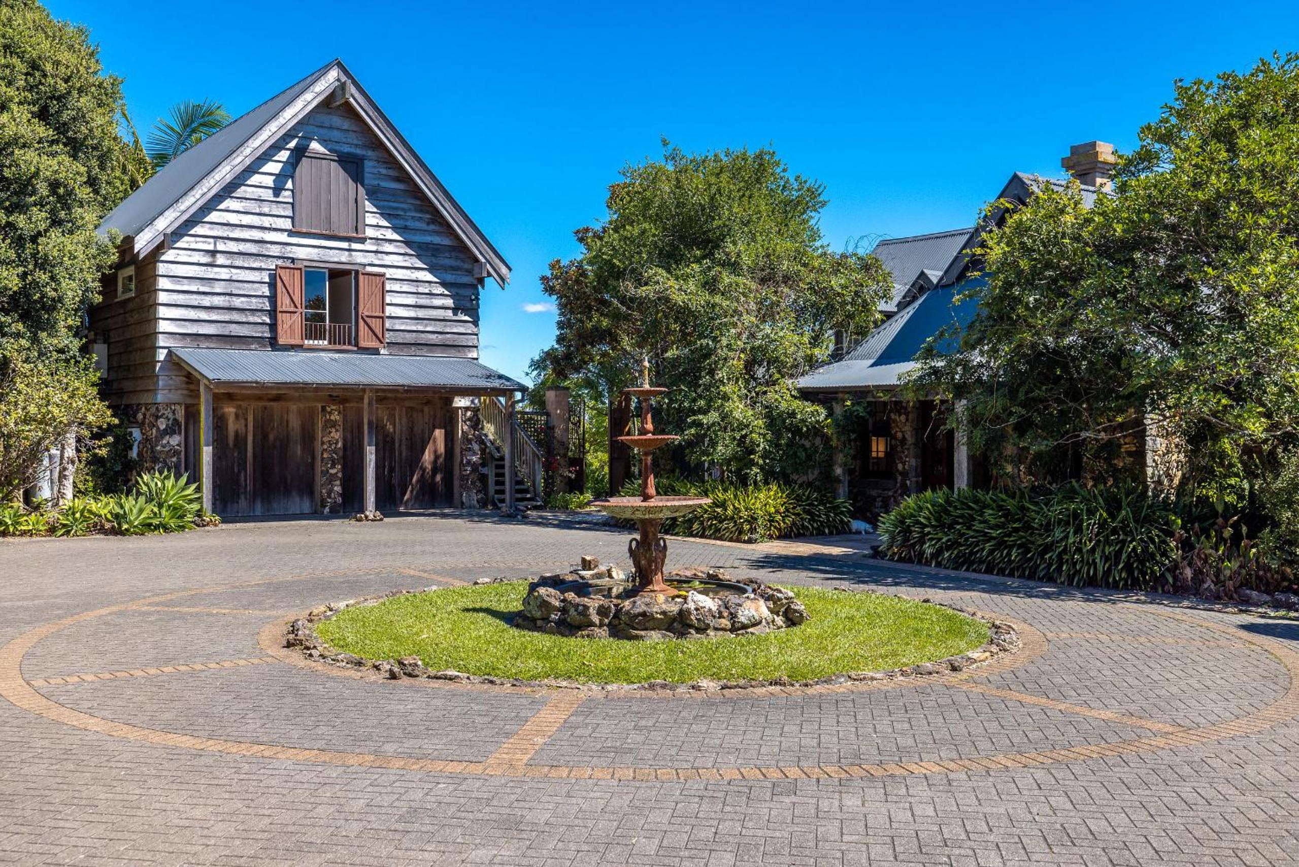 Puriri Valley Estate, Church Bay - Be My Guest Waiheke view 2