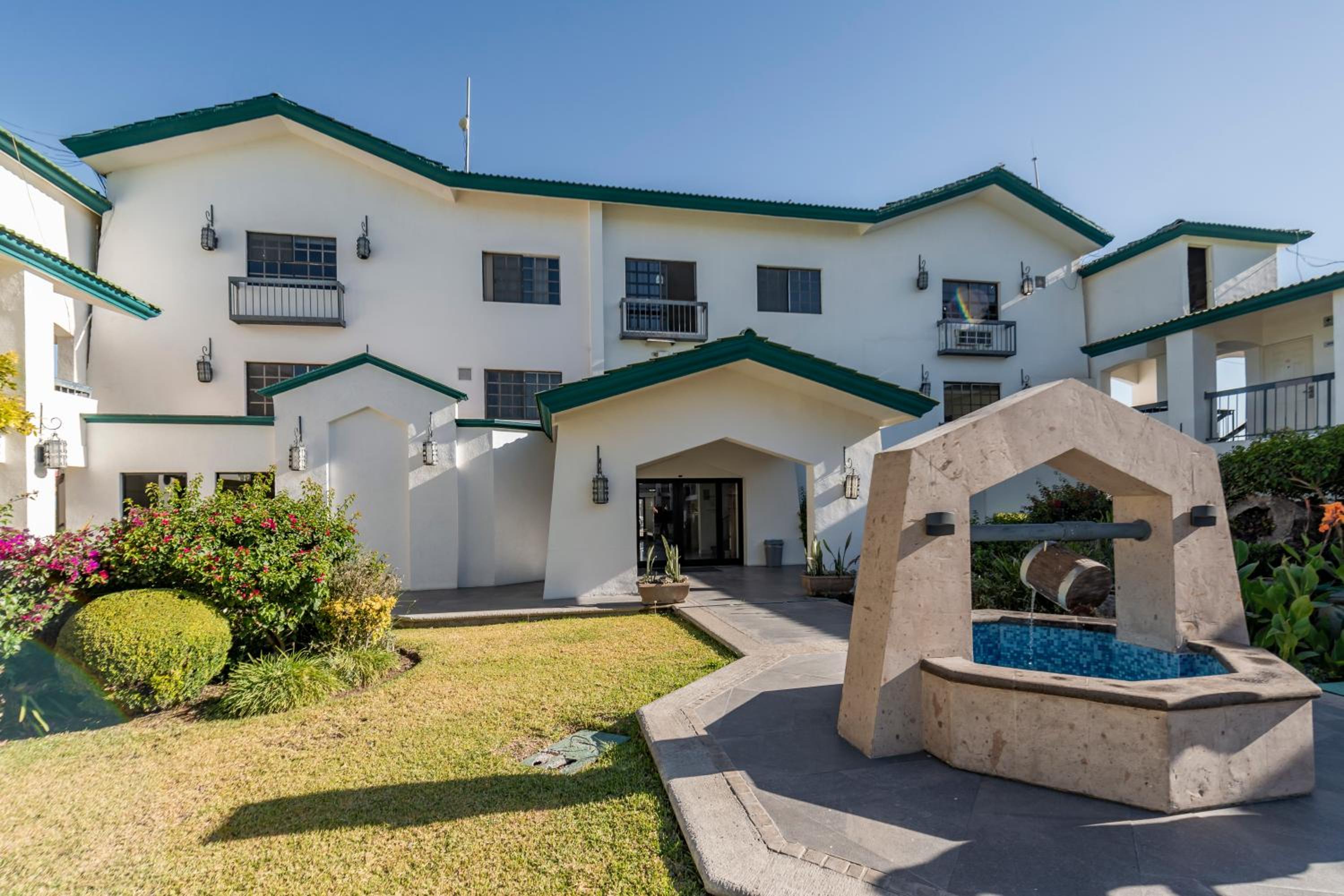 Saltillo Vacations - Quinta Dorada Hotel  Suites - Property Image 7