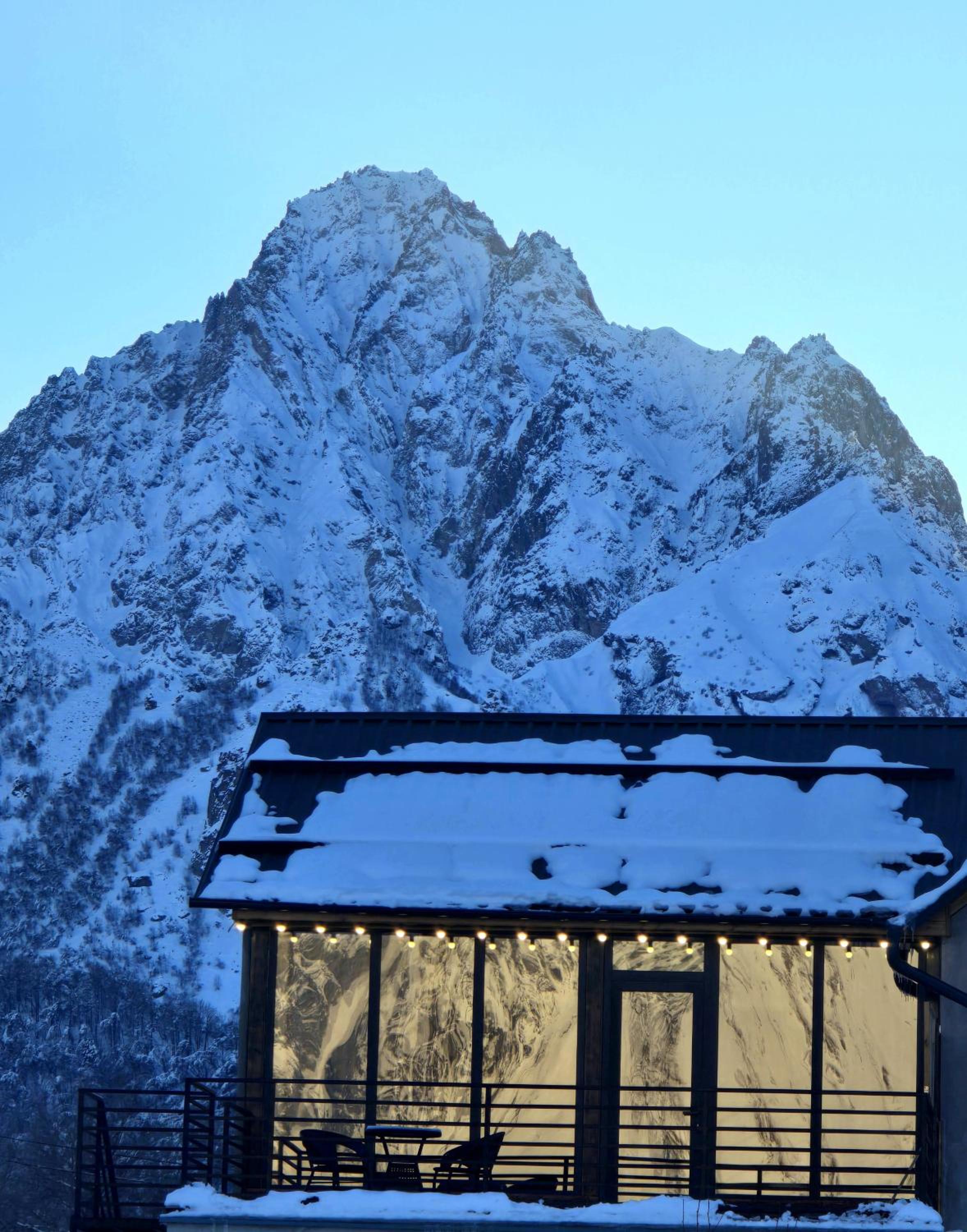 Grand Mountain Cottage view 5