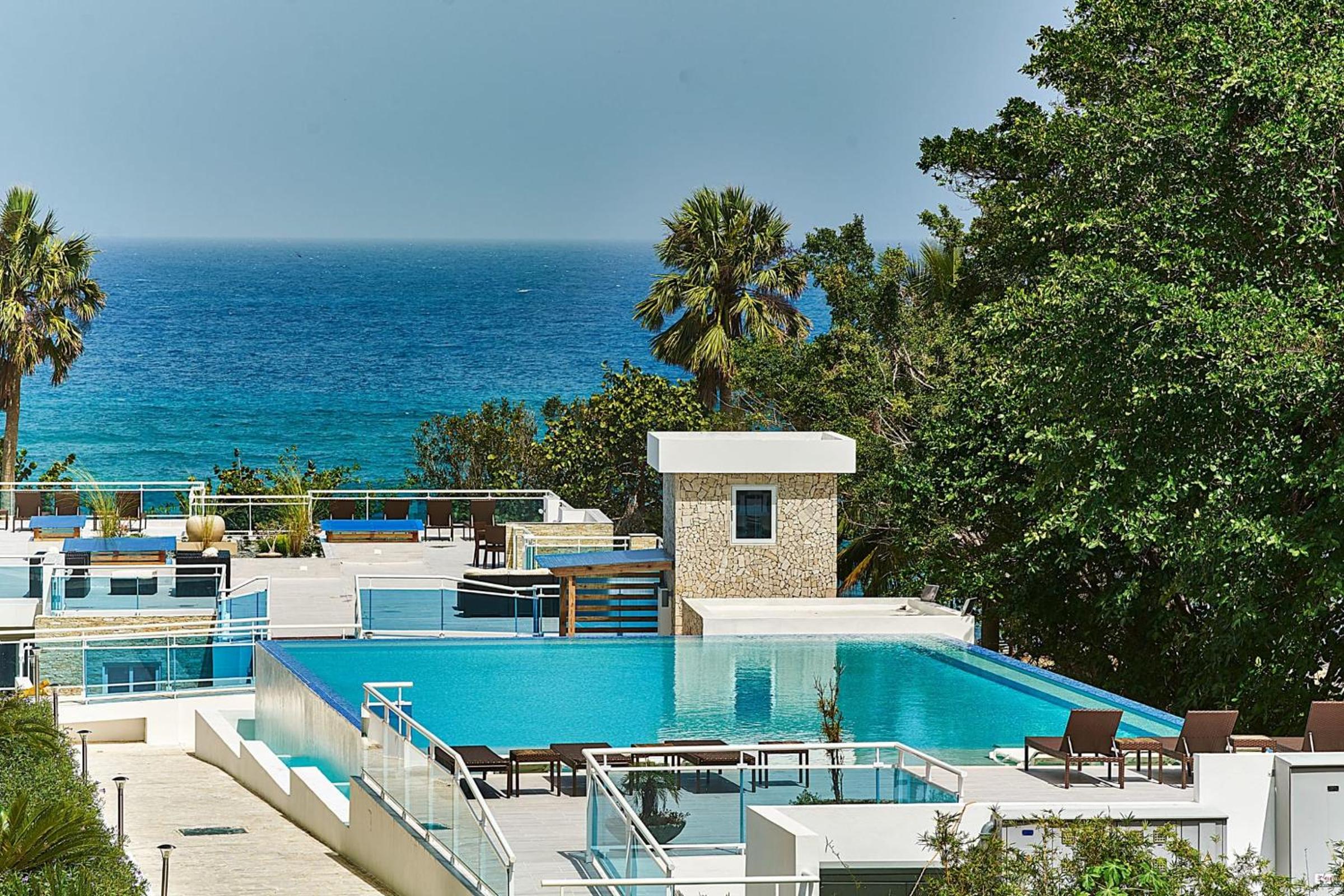 Charming Beachfront Apartment with Terrace