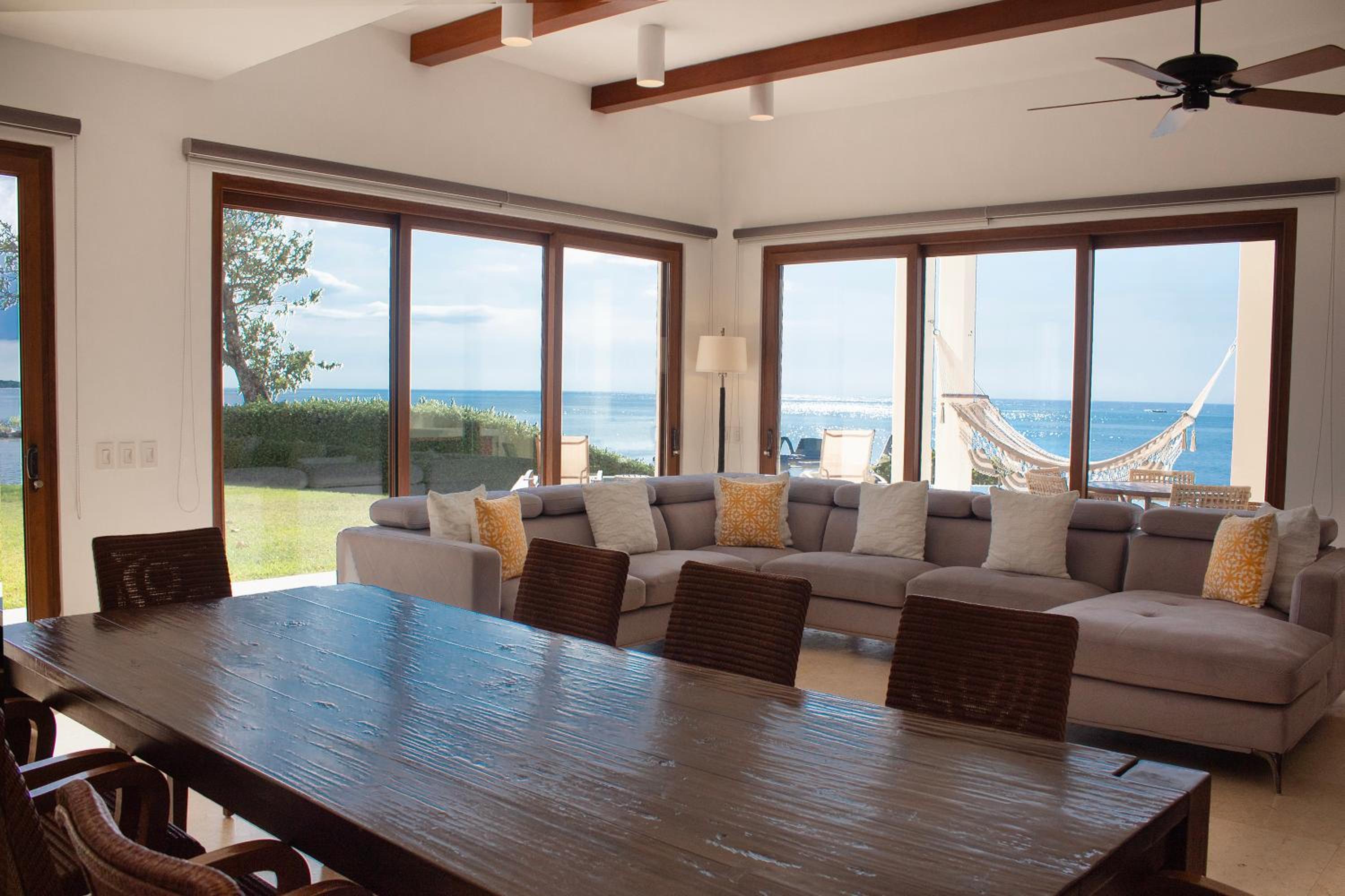 Las Verandas Hotel & Villas