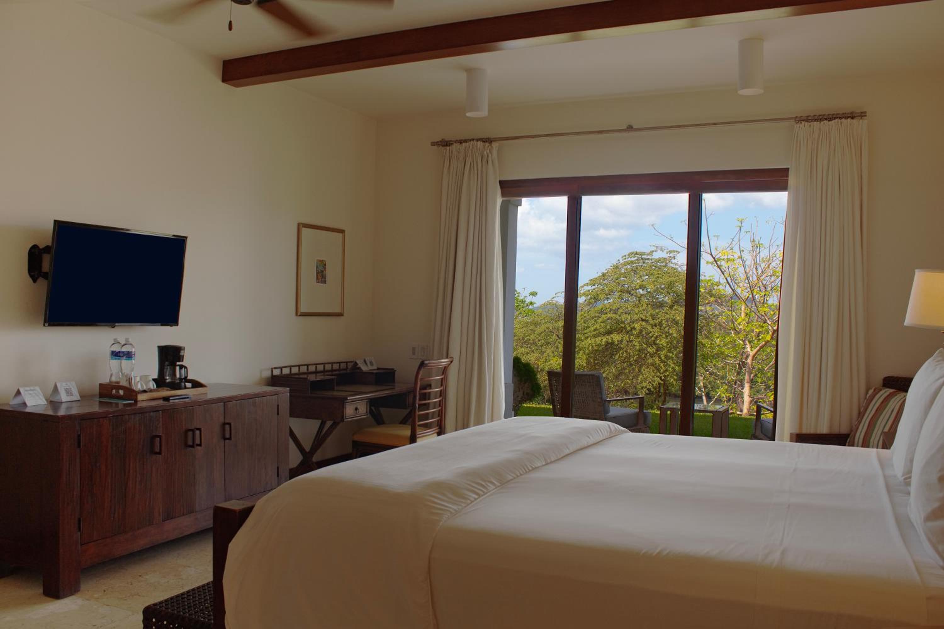 Las Verandas Hotel & Villas