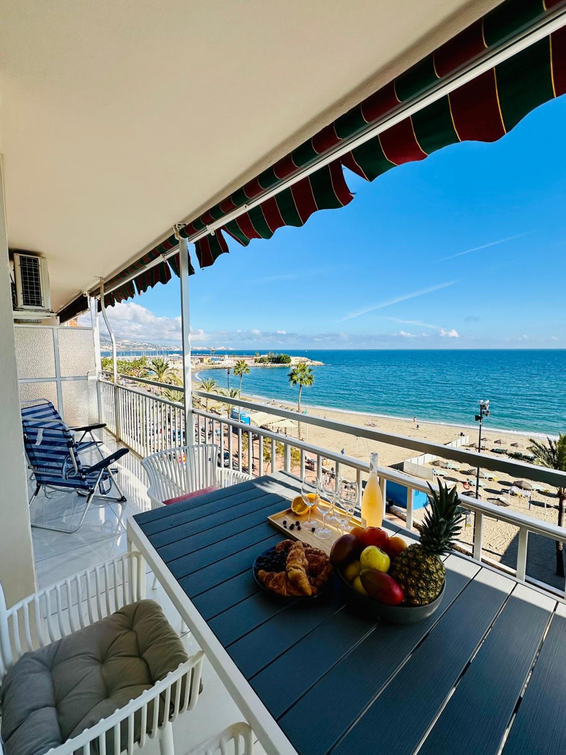 Horizonte 2 Beautiful apartment with incredible sea view at first line of Fuengirola beach