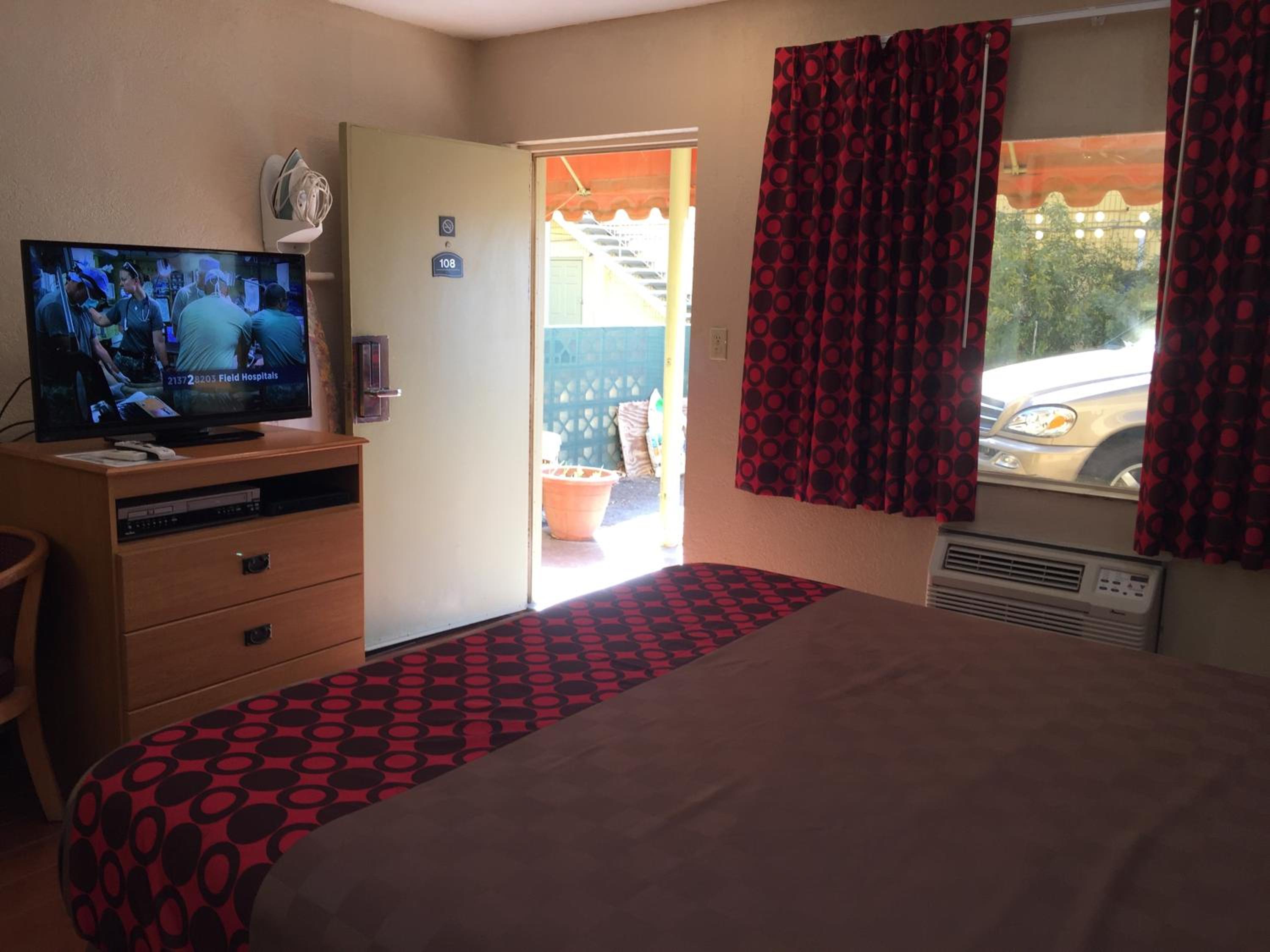 Townhouse Inn and Suites
