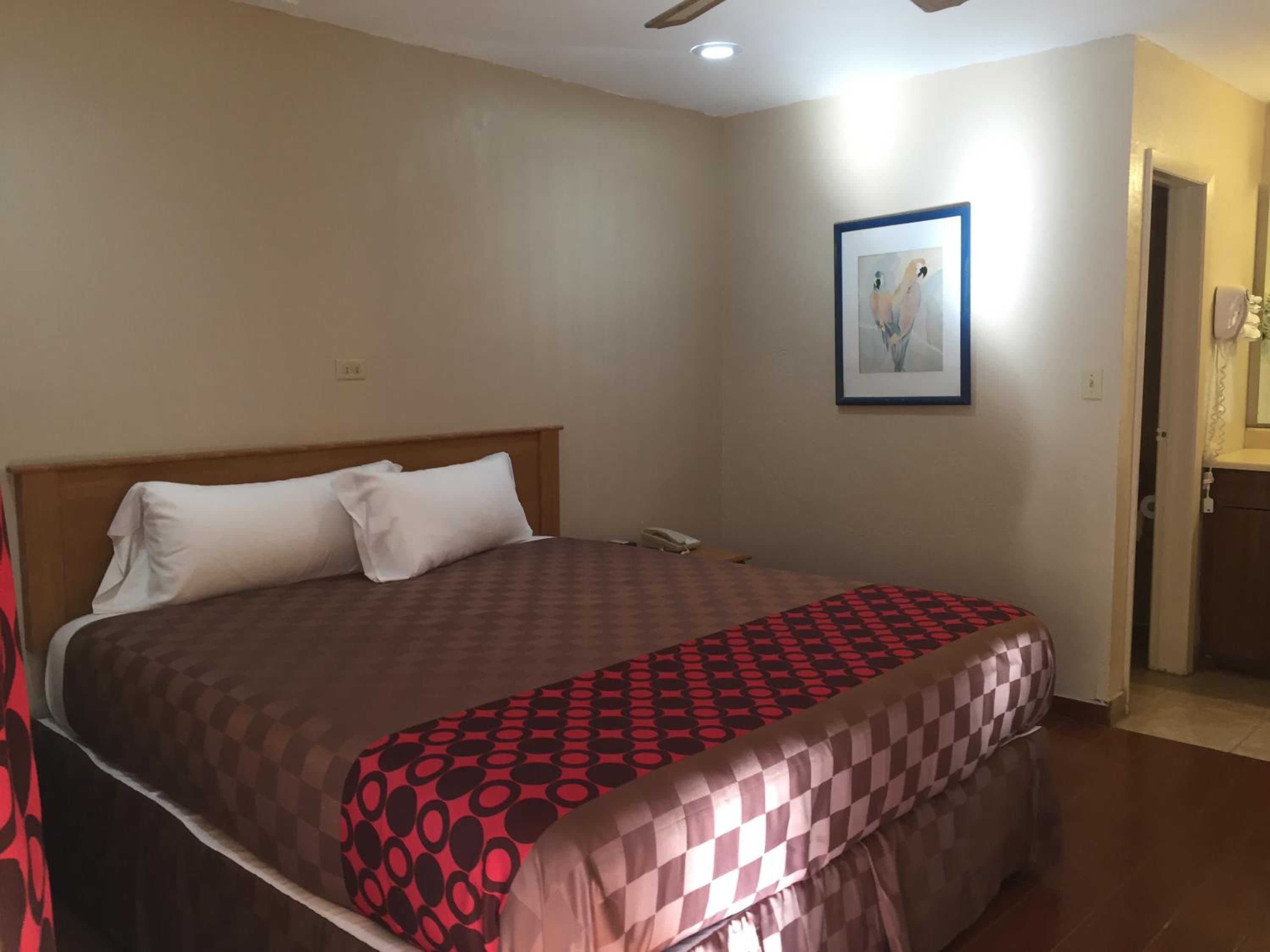 Townhouse Inn and Suites