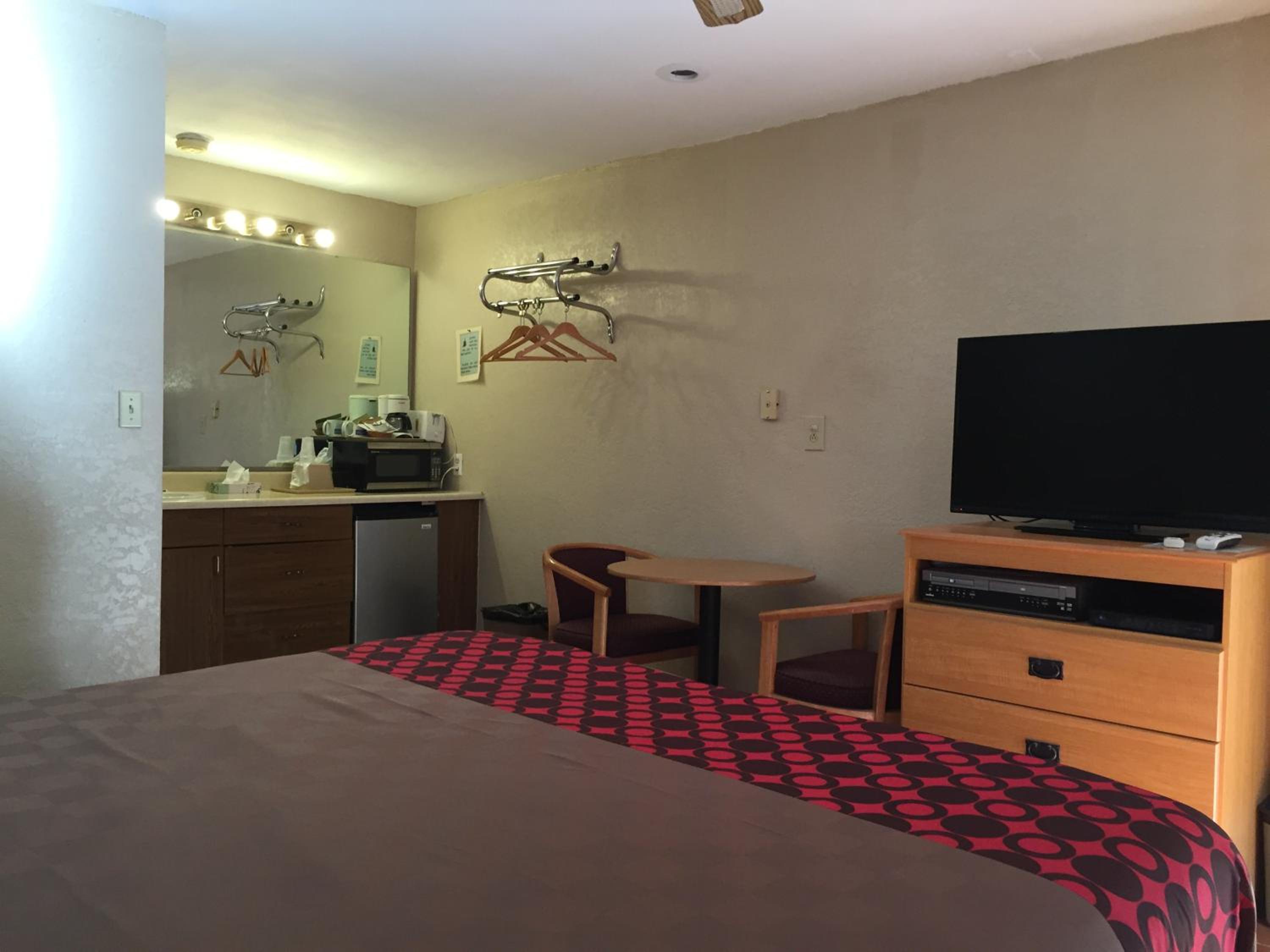 Townhouse Inn and Suites