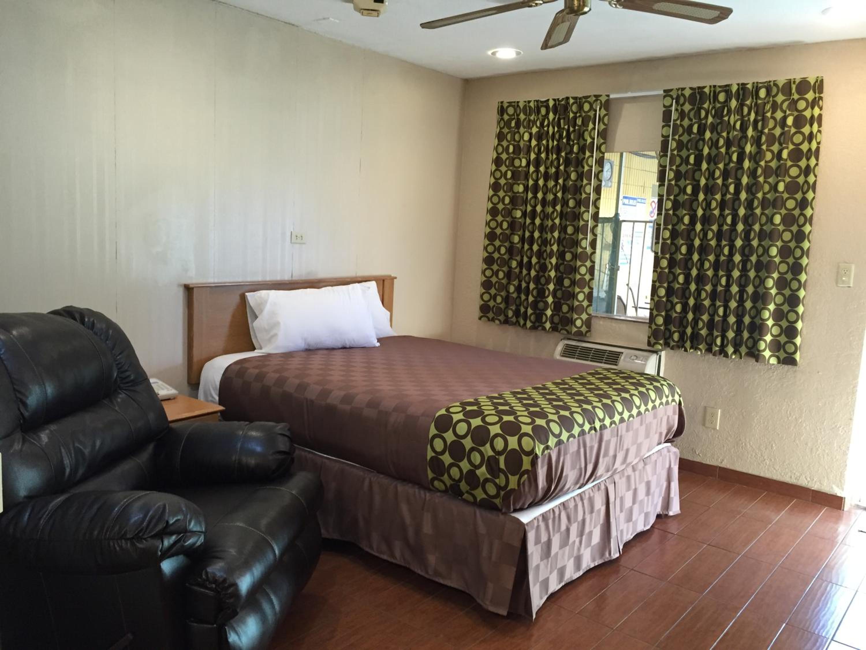 Townhouse Inn and Suites