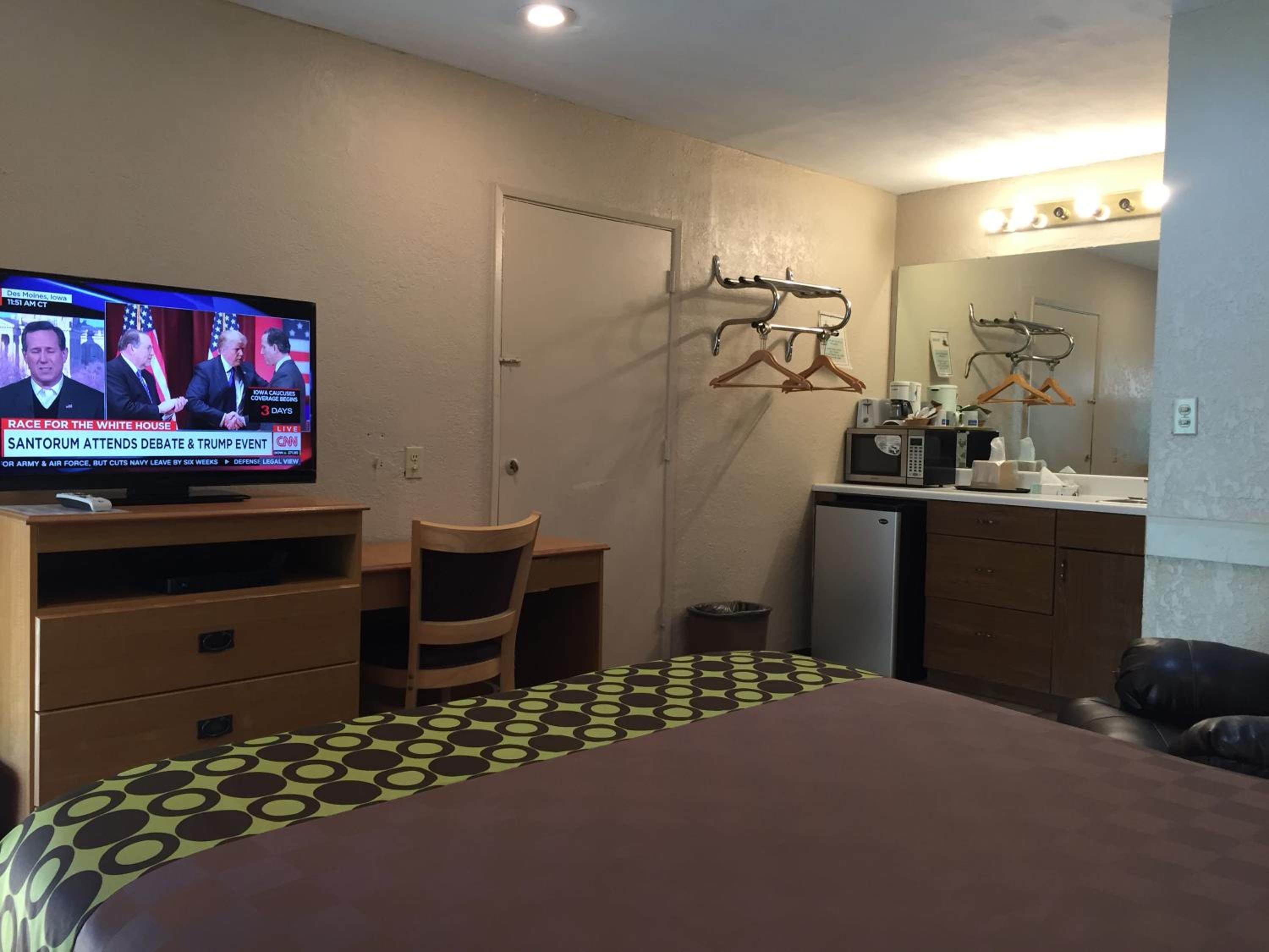 Townhouse Inn and Suites