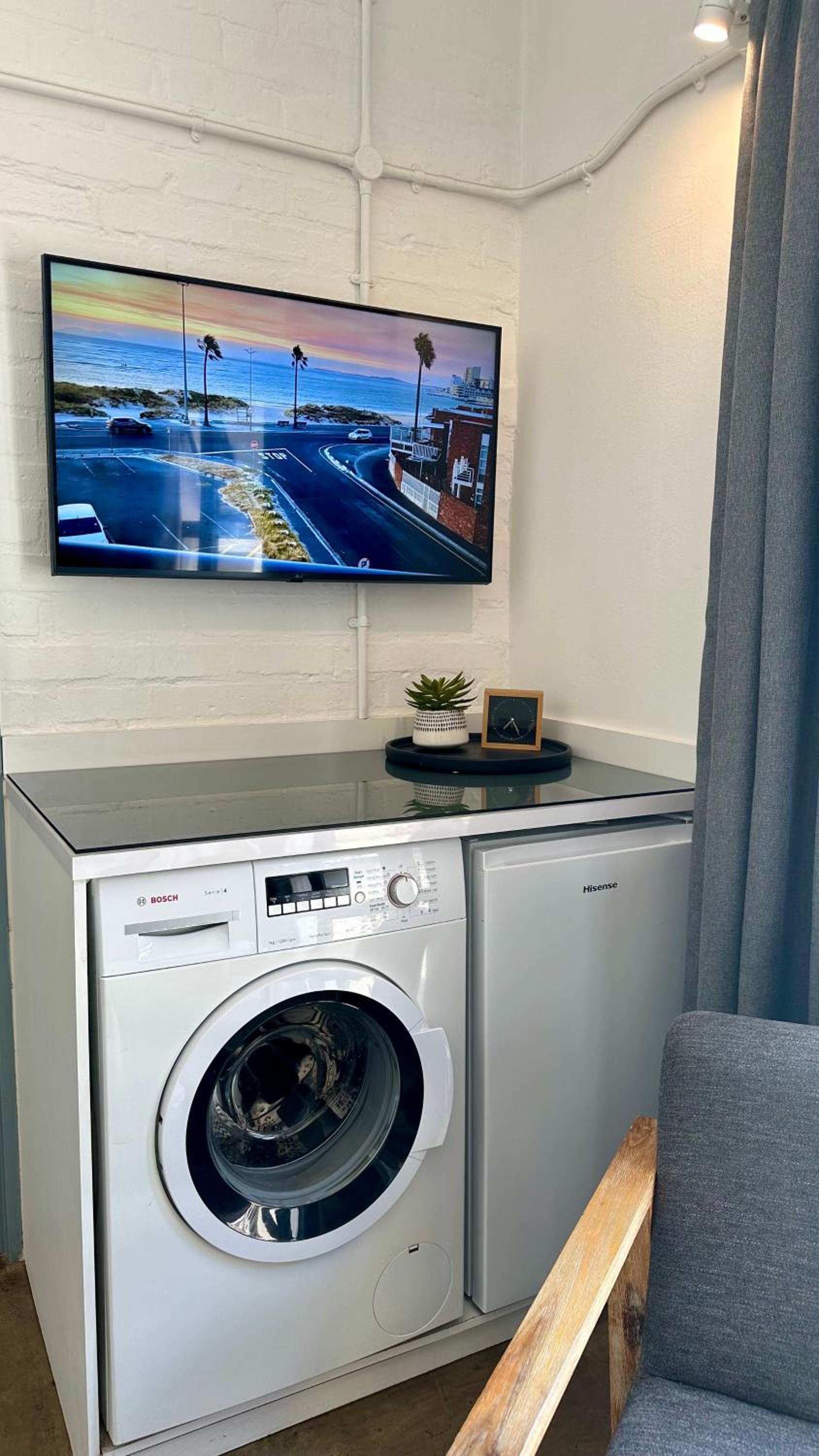 City Living Apartment 119 - Private Balcony, Washing Machine & Fast WiFi