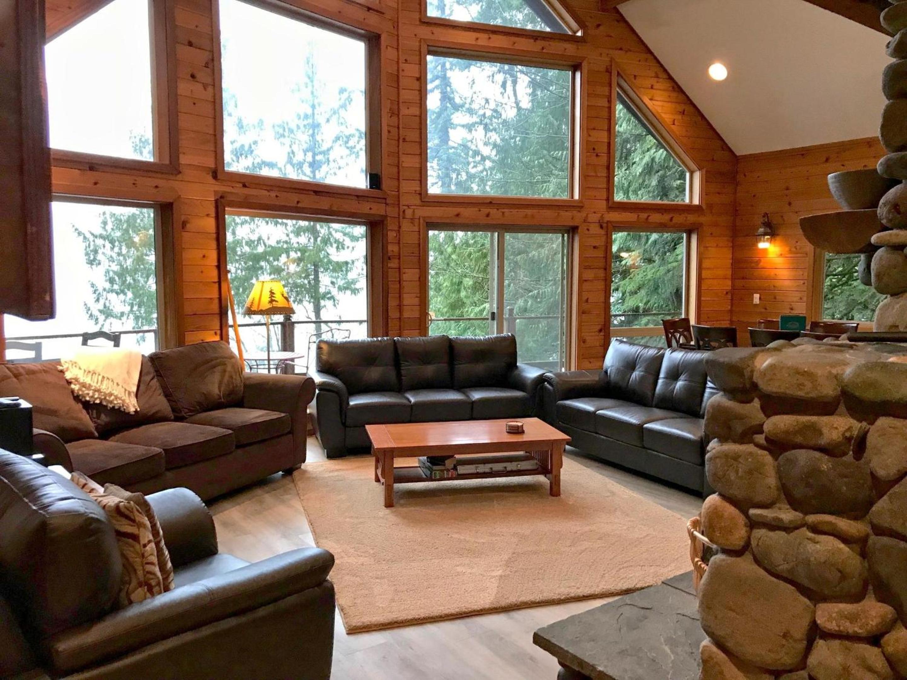 Silver Lake 7 - Unsurpassed lakefront views from this spectacular pet-friendly view 3