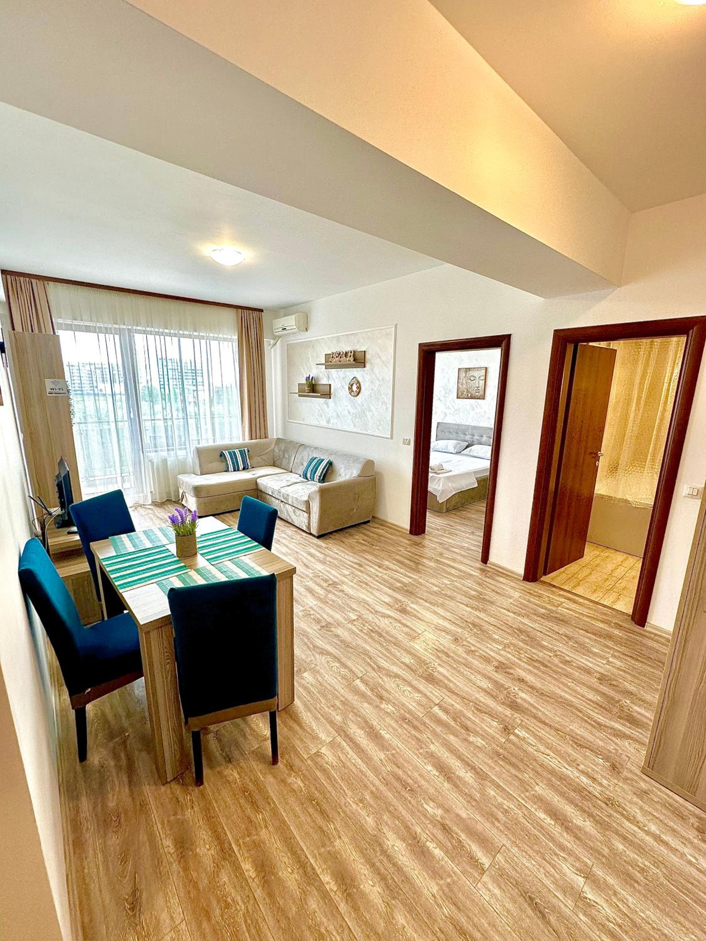 Monarch Boutique Apartaments