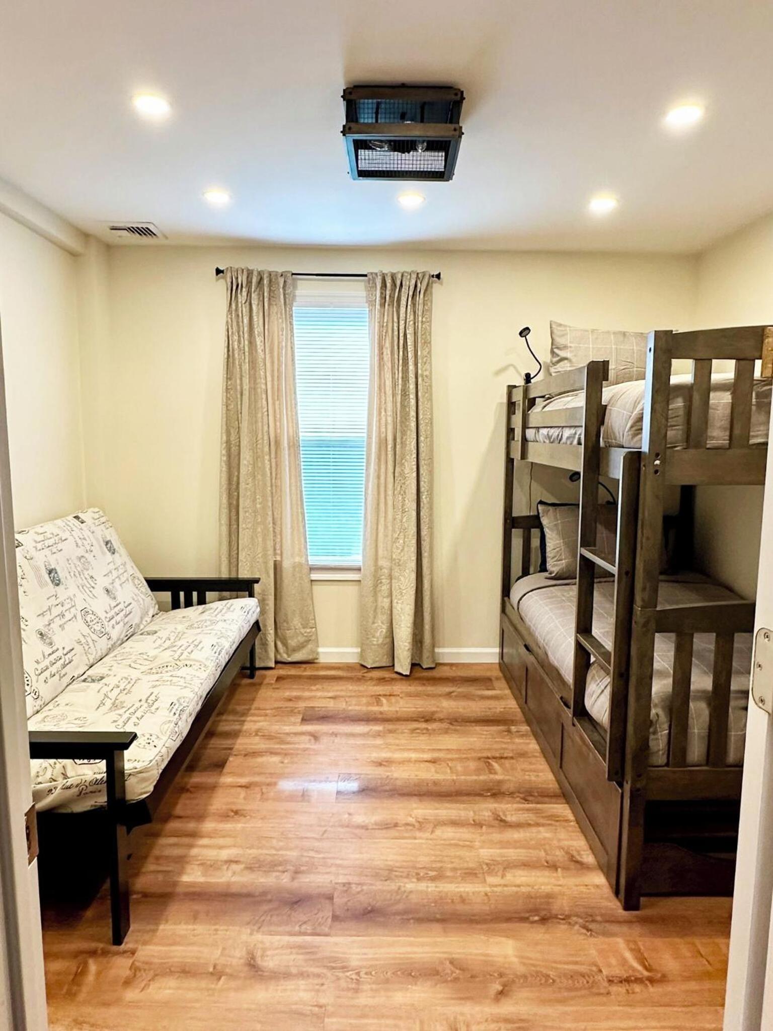 Saugerties Waterfront Getaway