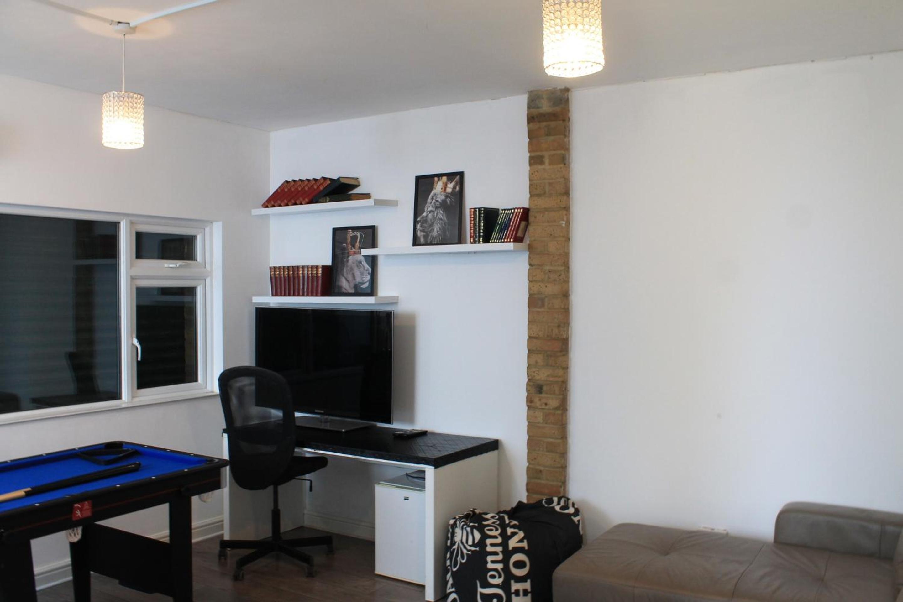 The Spacious Stay Stratford