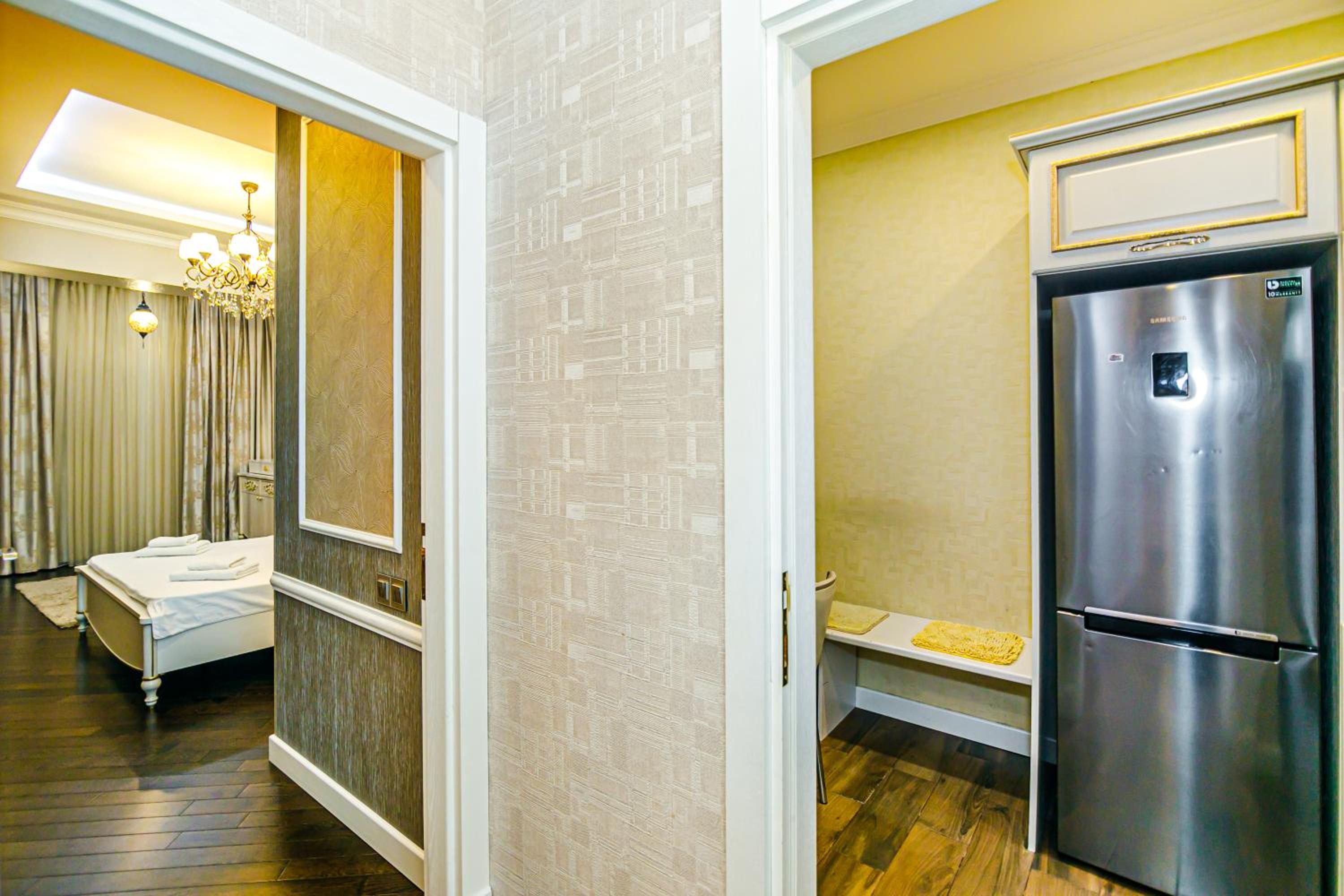 Park Azure VIP Apartment