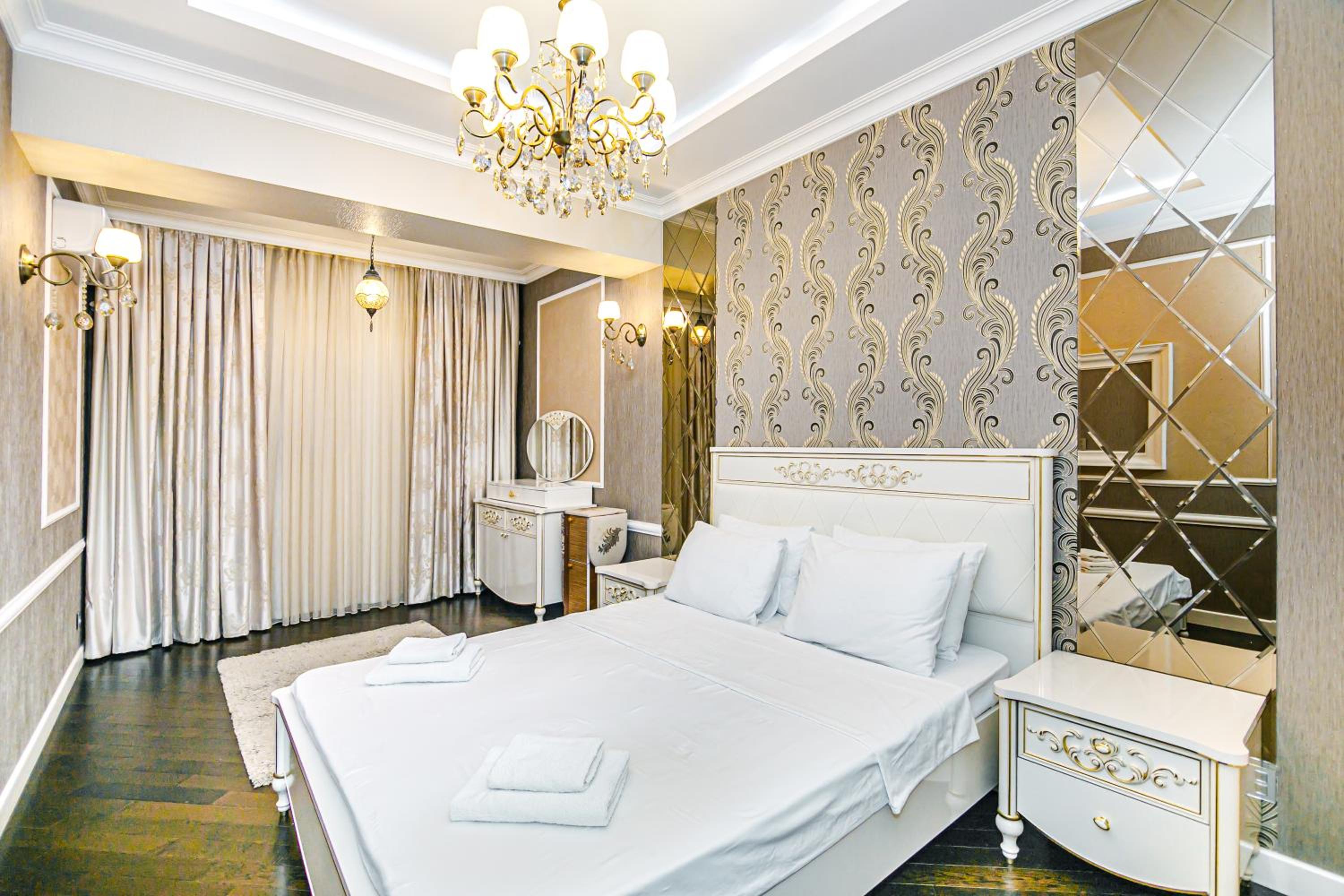 Park Azure VIP Apartment