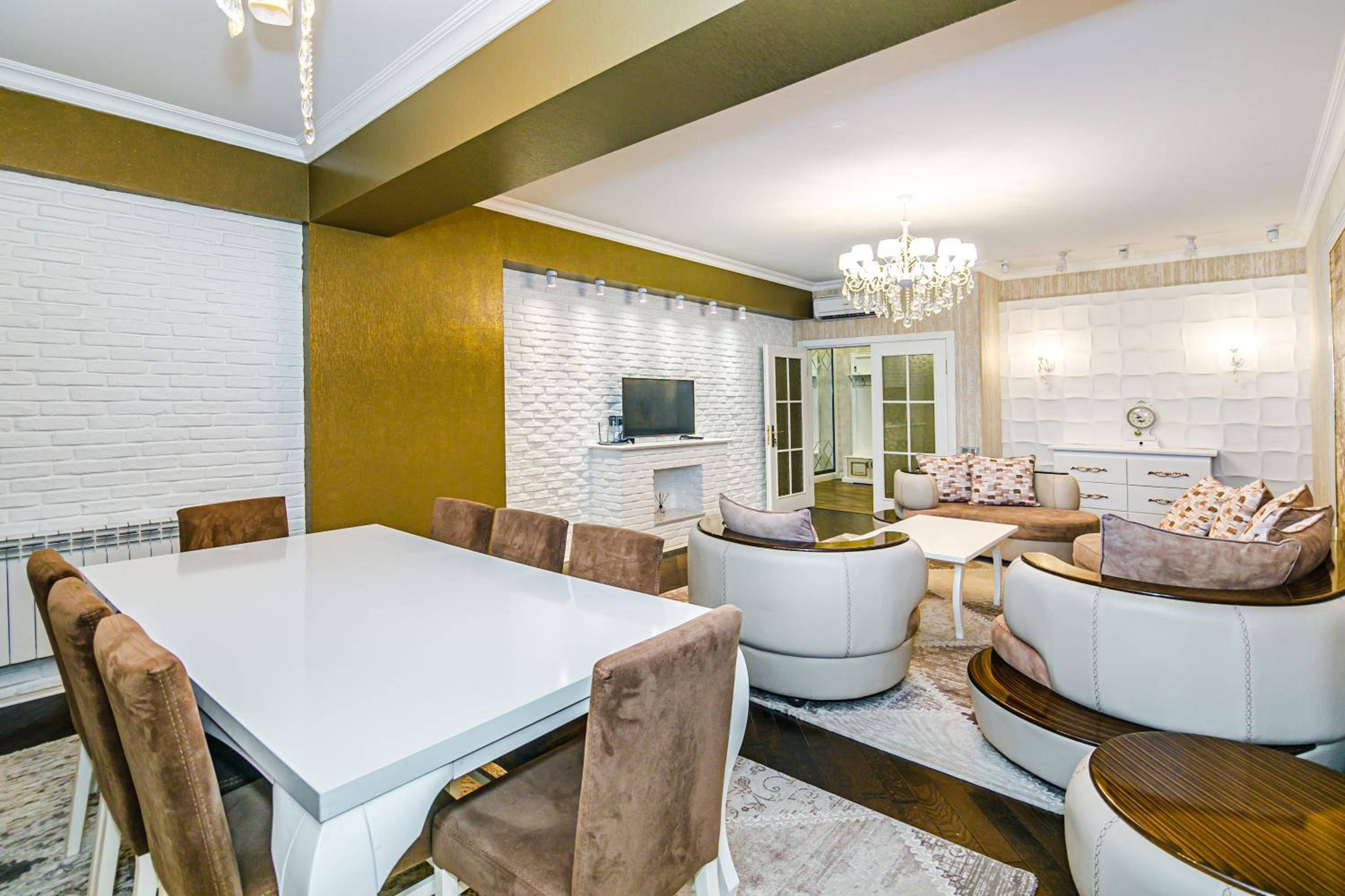 Park Azure VIP Apartment