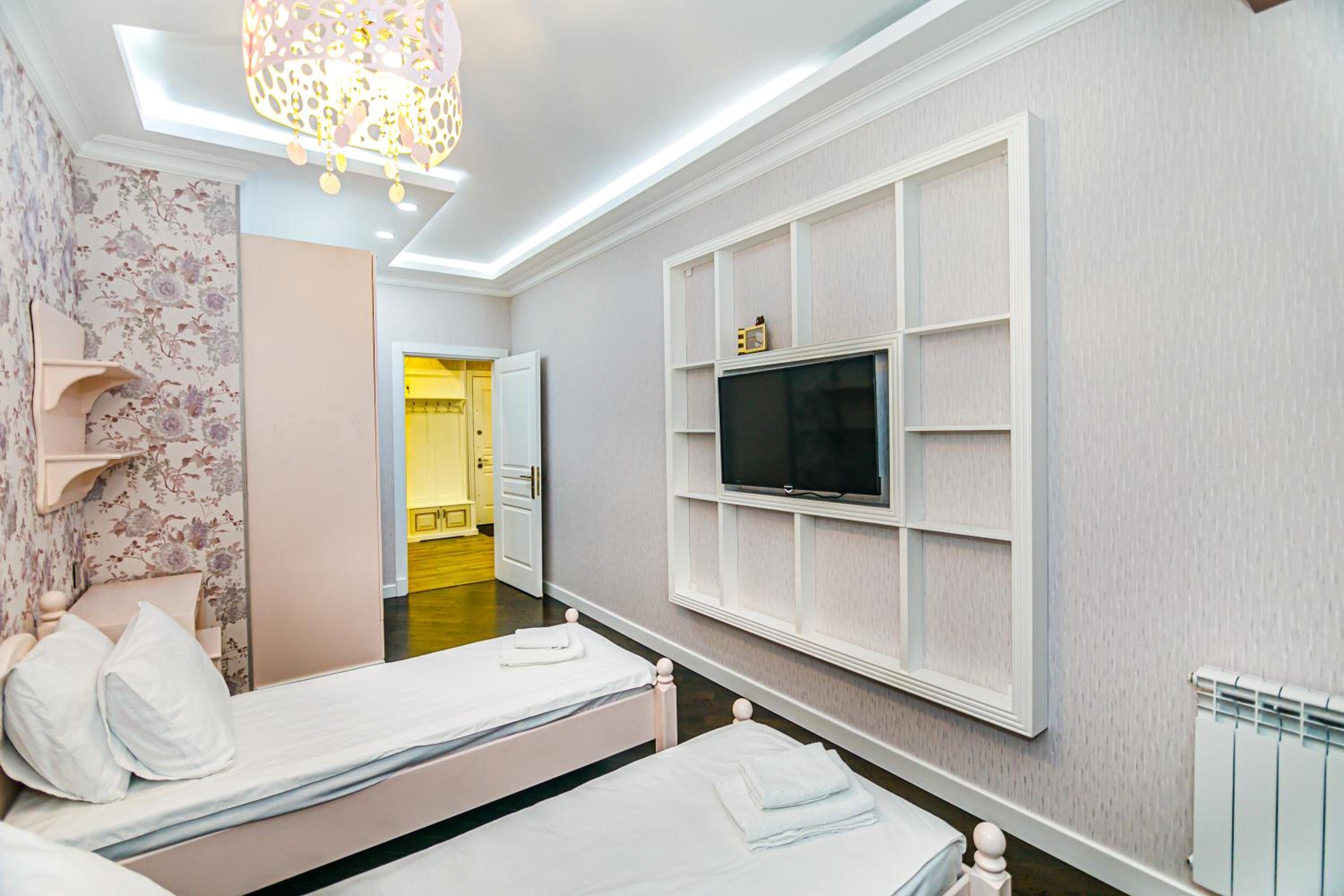Park Azure VIP Apartment