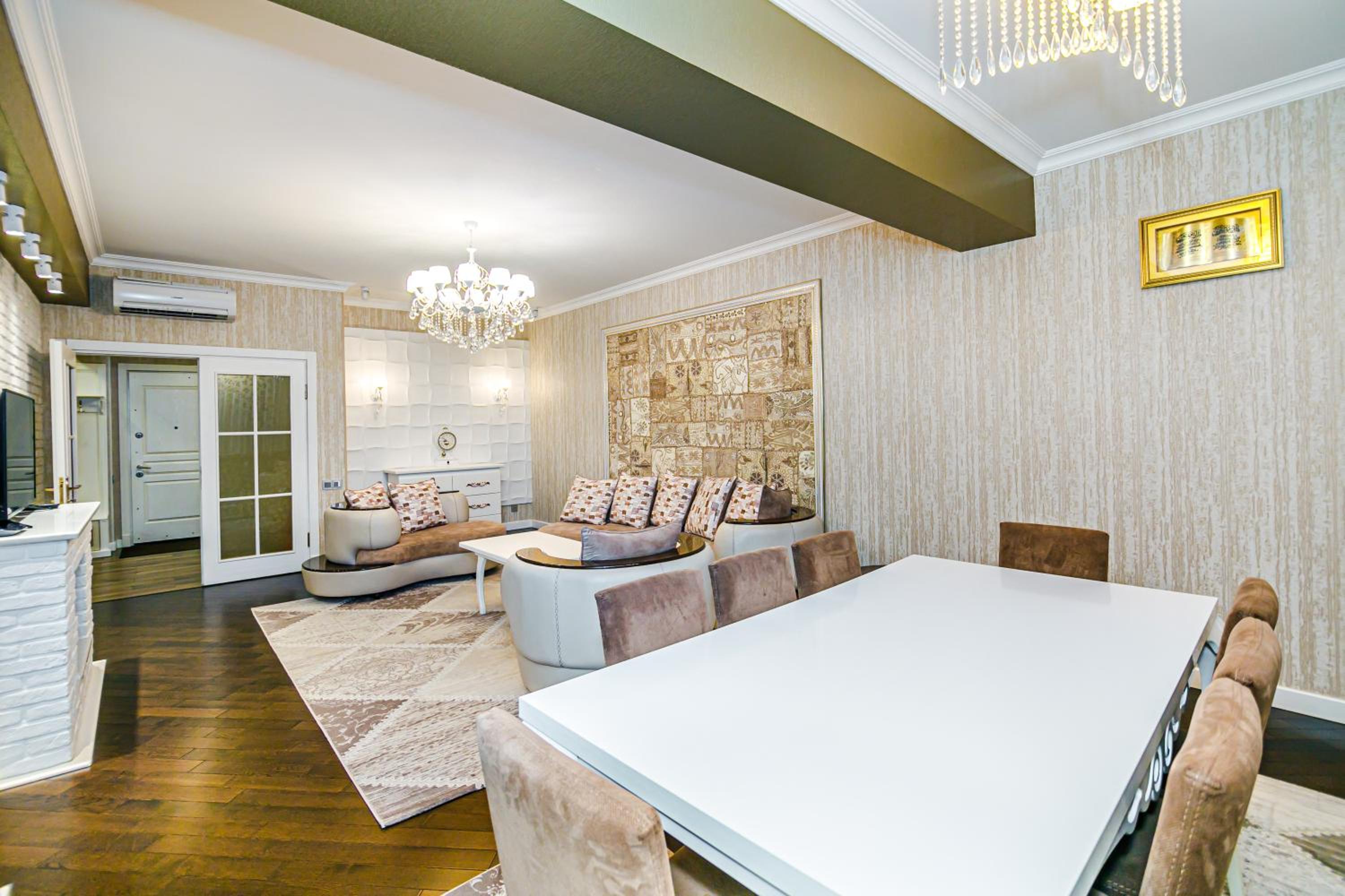 Park Azure VIP Apartment
