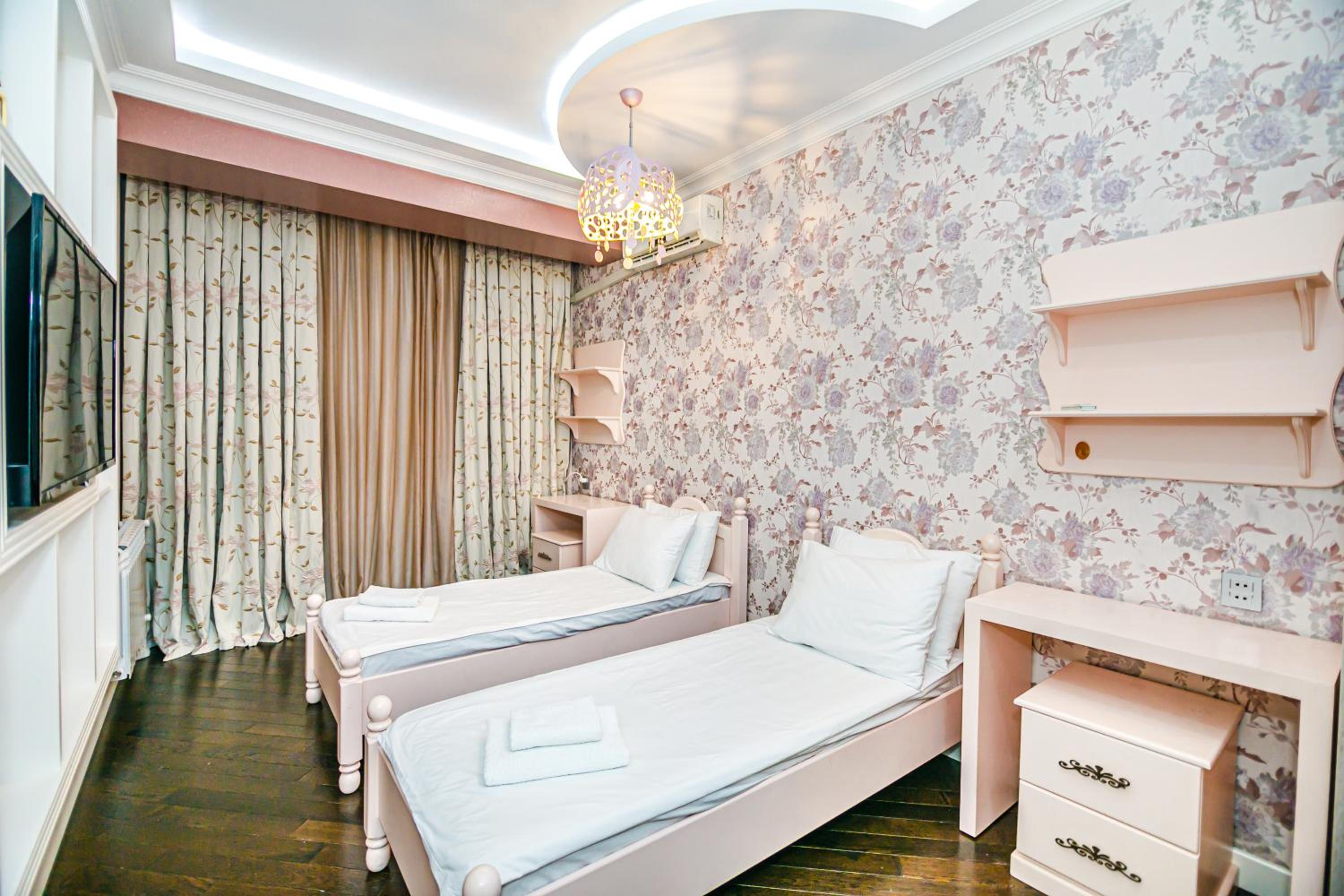 Park Azure VIP Apartment