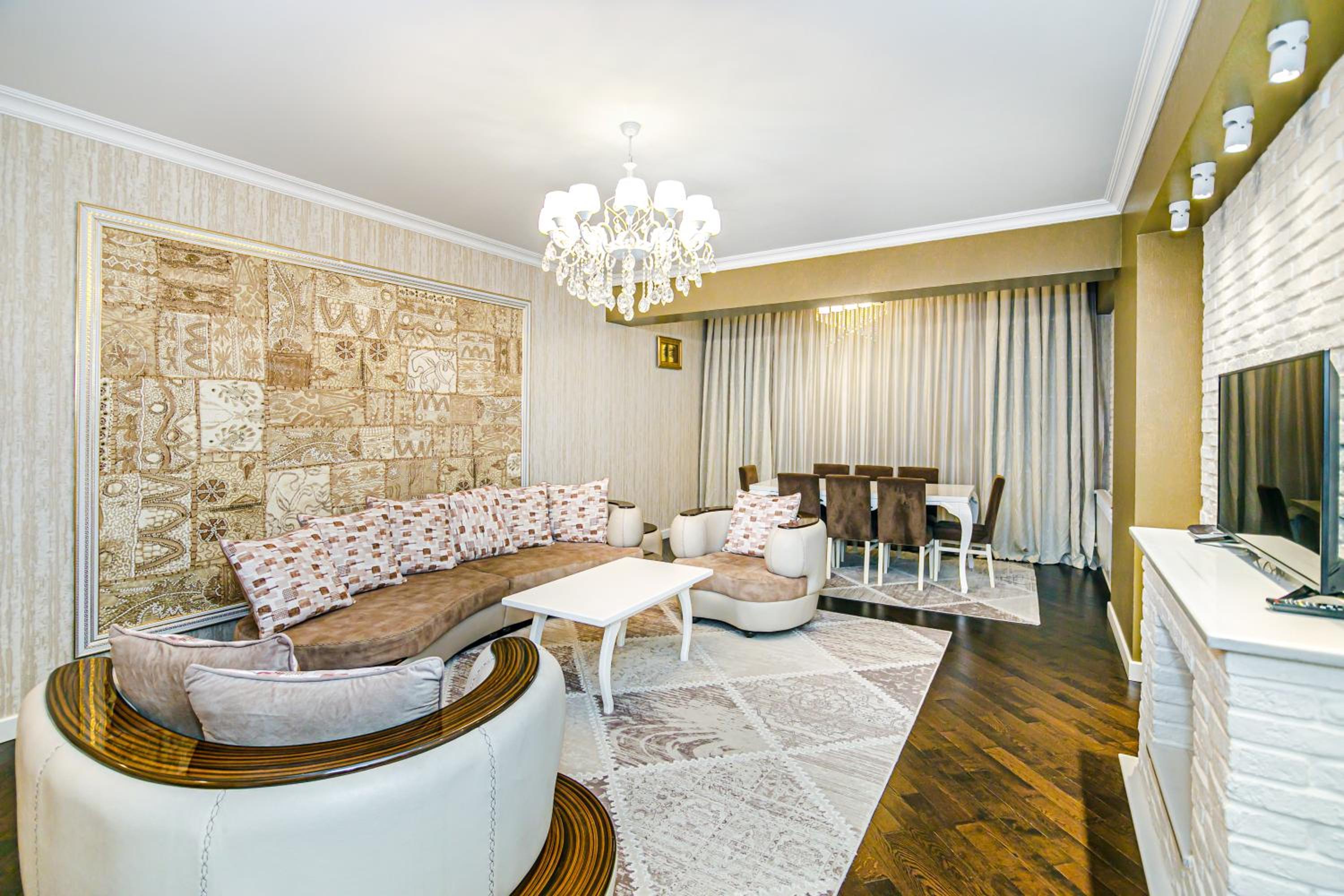 Park Azure VIP Apartment