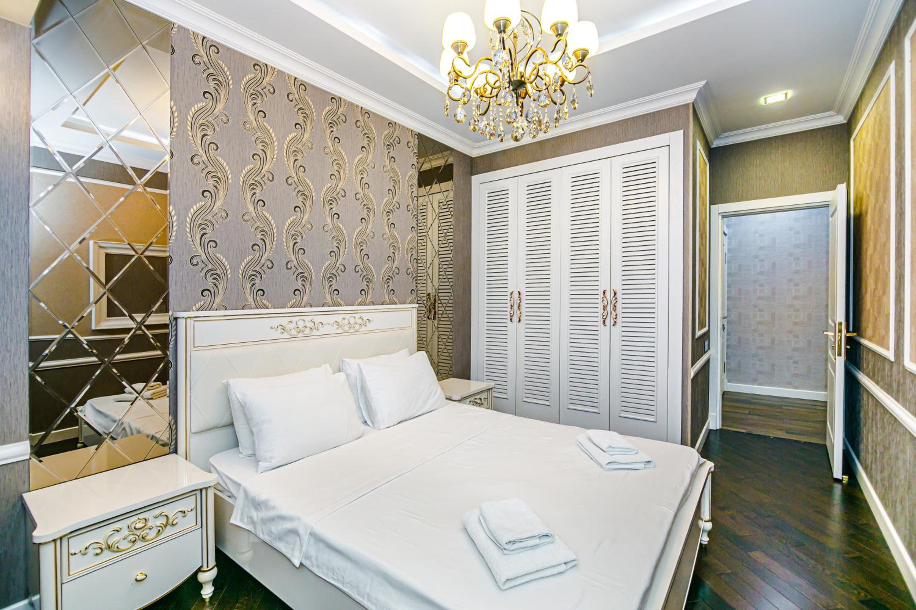 Park Azure VIP Apartment