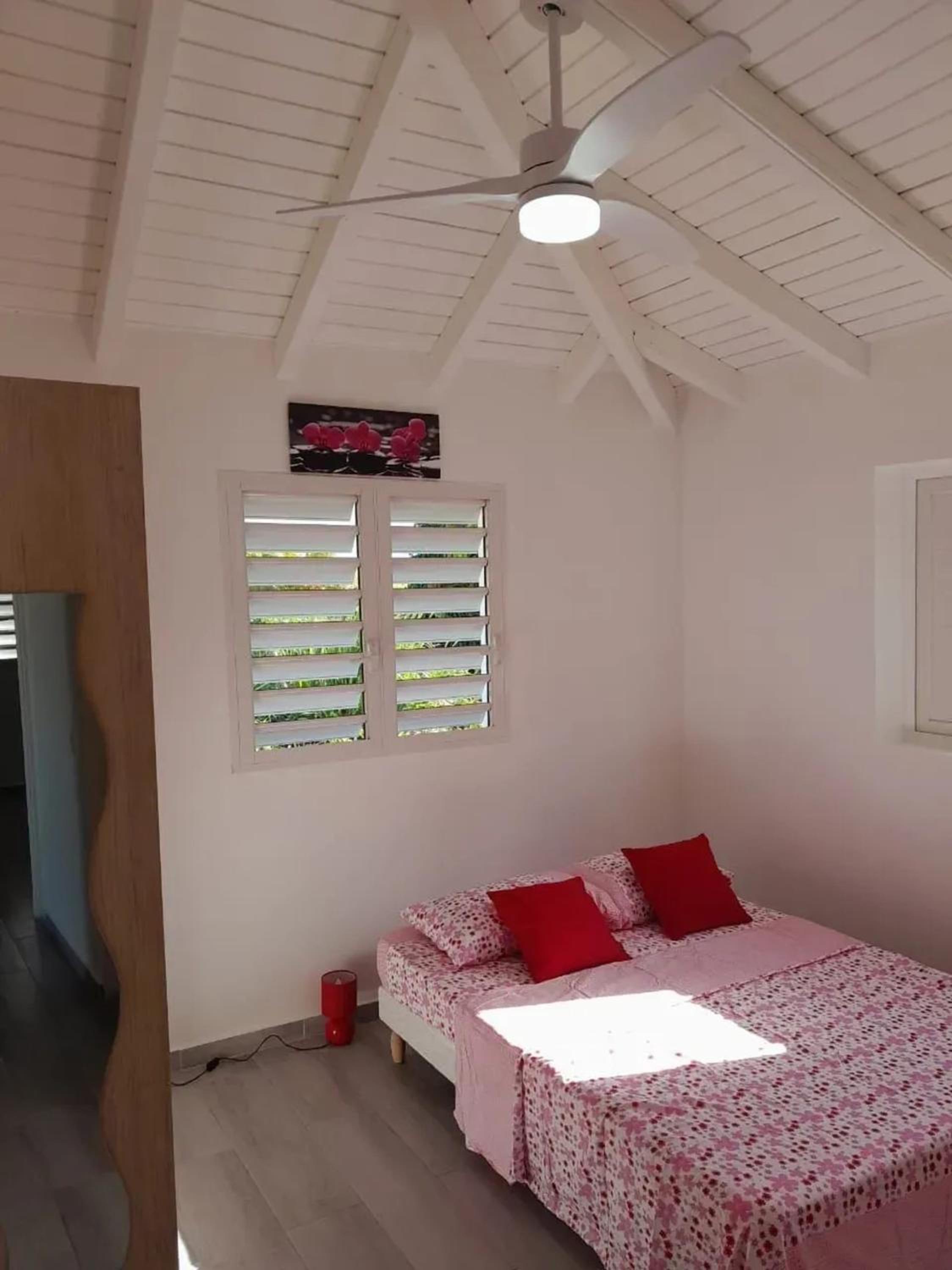 Maison charmante à Port-Louis avec jardin view 5