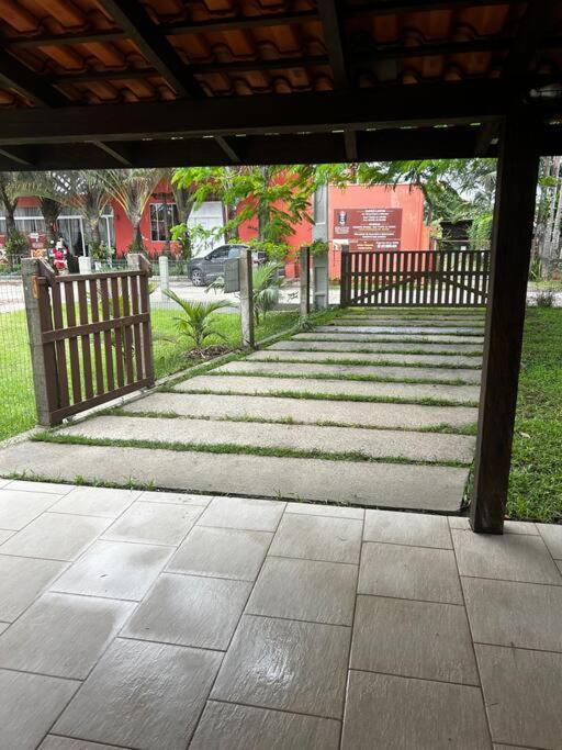 Itapoá SC refúgio para famílias 50 m mar e Farol