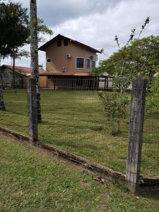 Itapoá SC refúgio para famílias 50 m mar e Farol