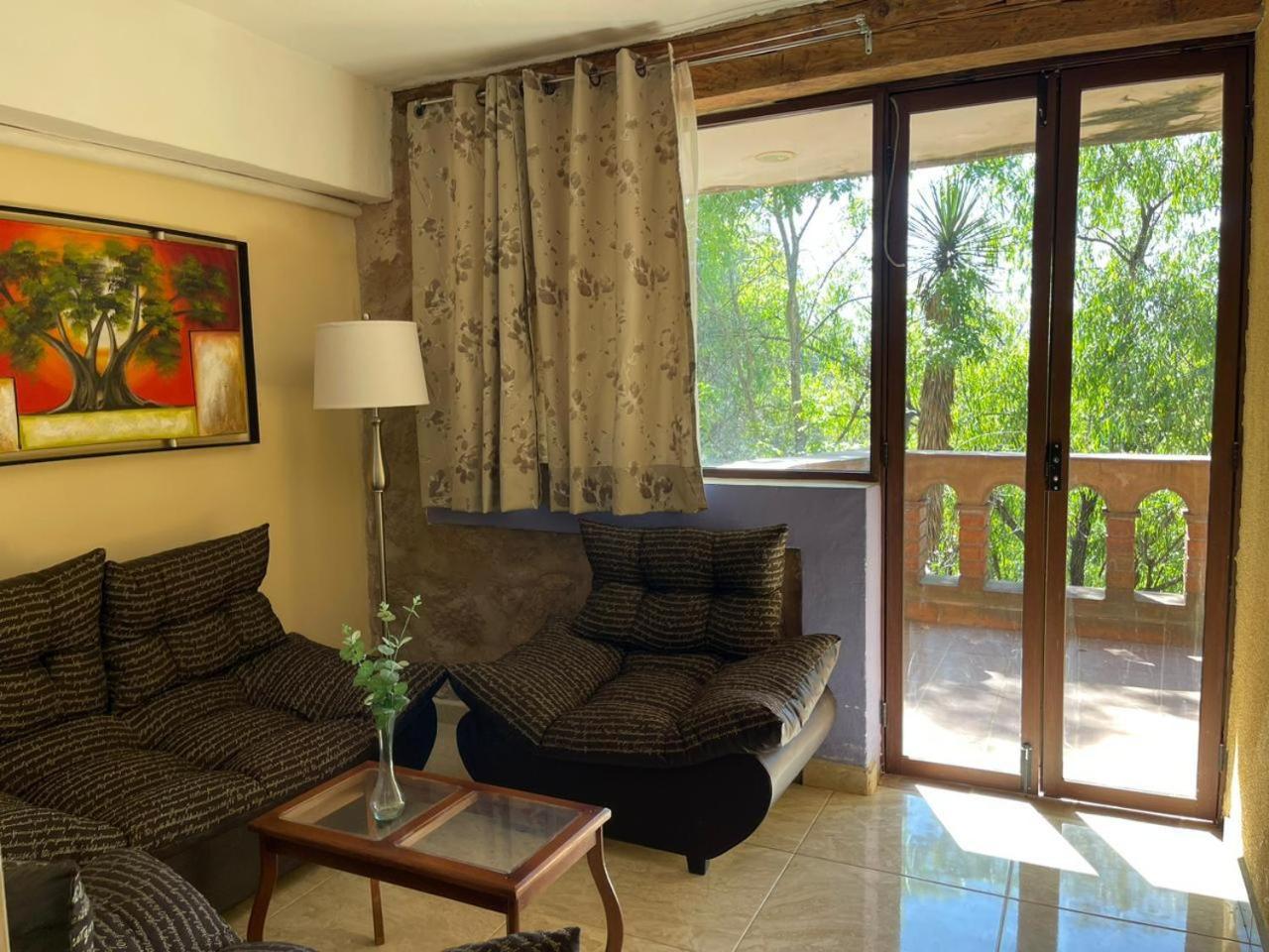 El Campirano Restaurante & Hotel