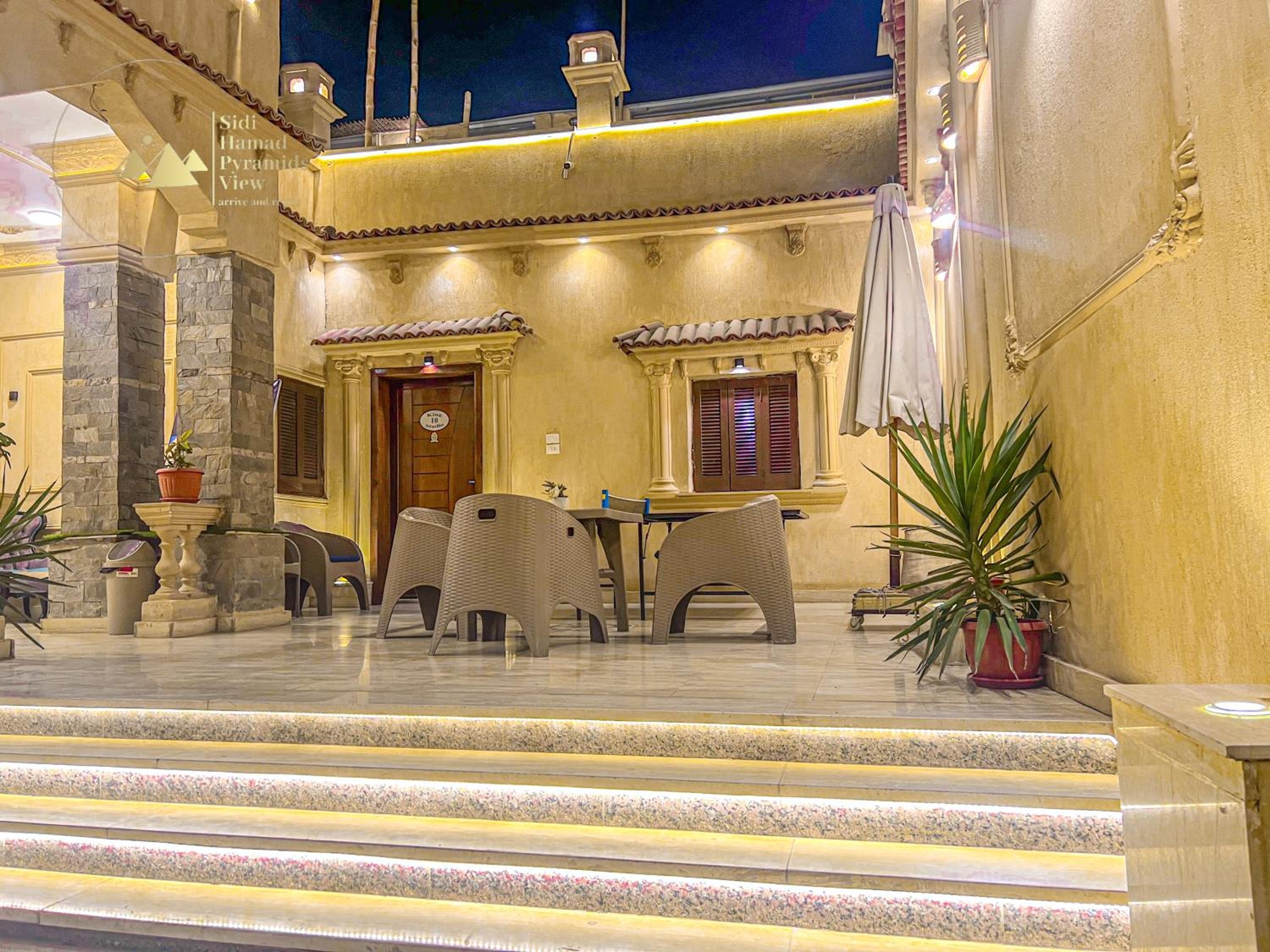 Sidi Hamad Pyramids View King Studio
