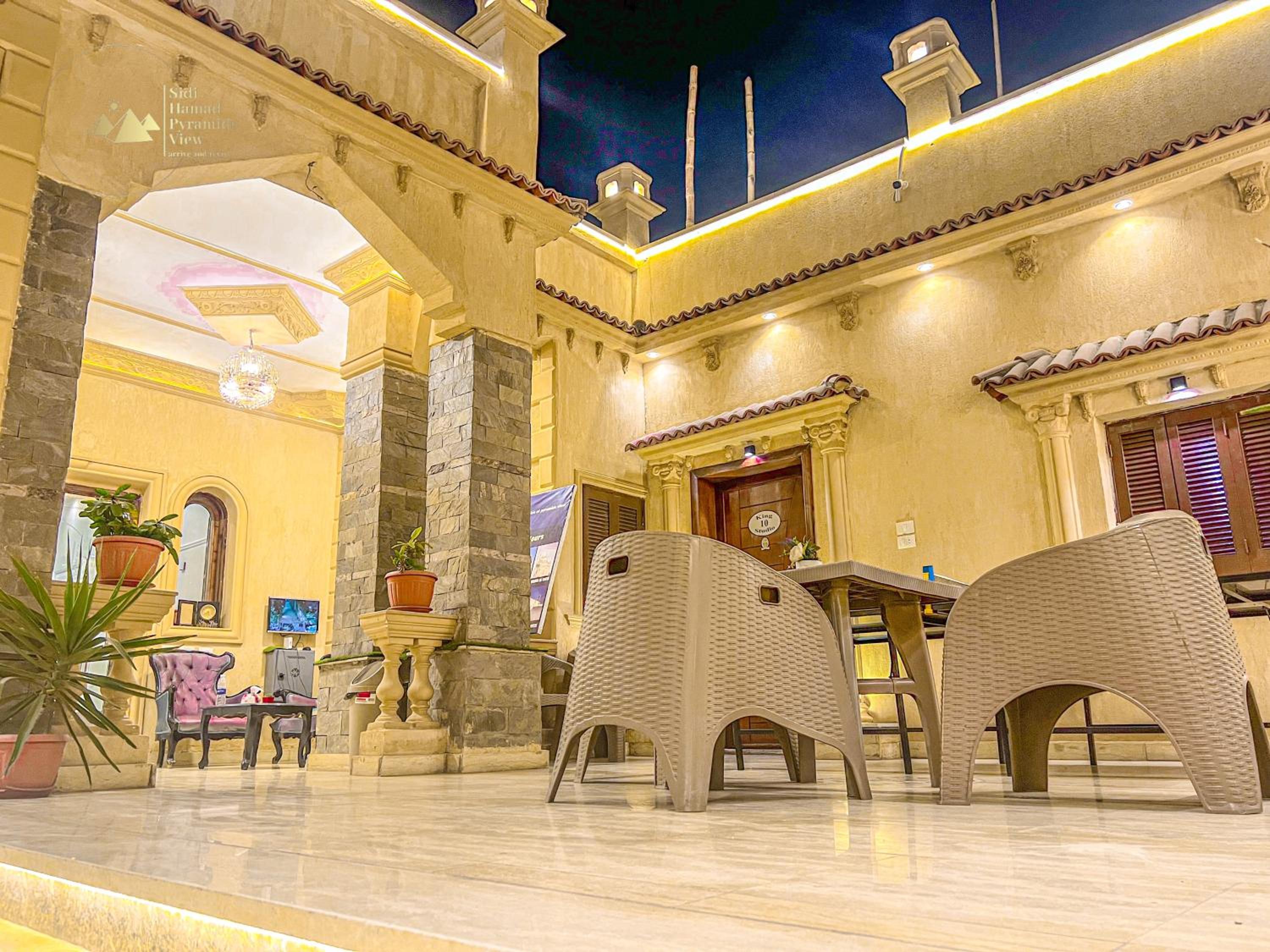 Sidi Hamad Pyramids View King Studio