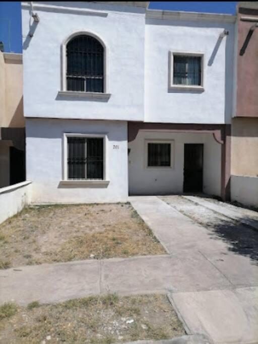 Excelente casa cómoda view 3
