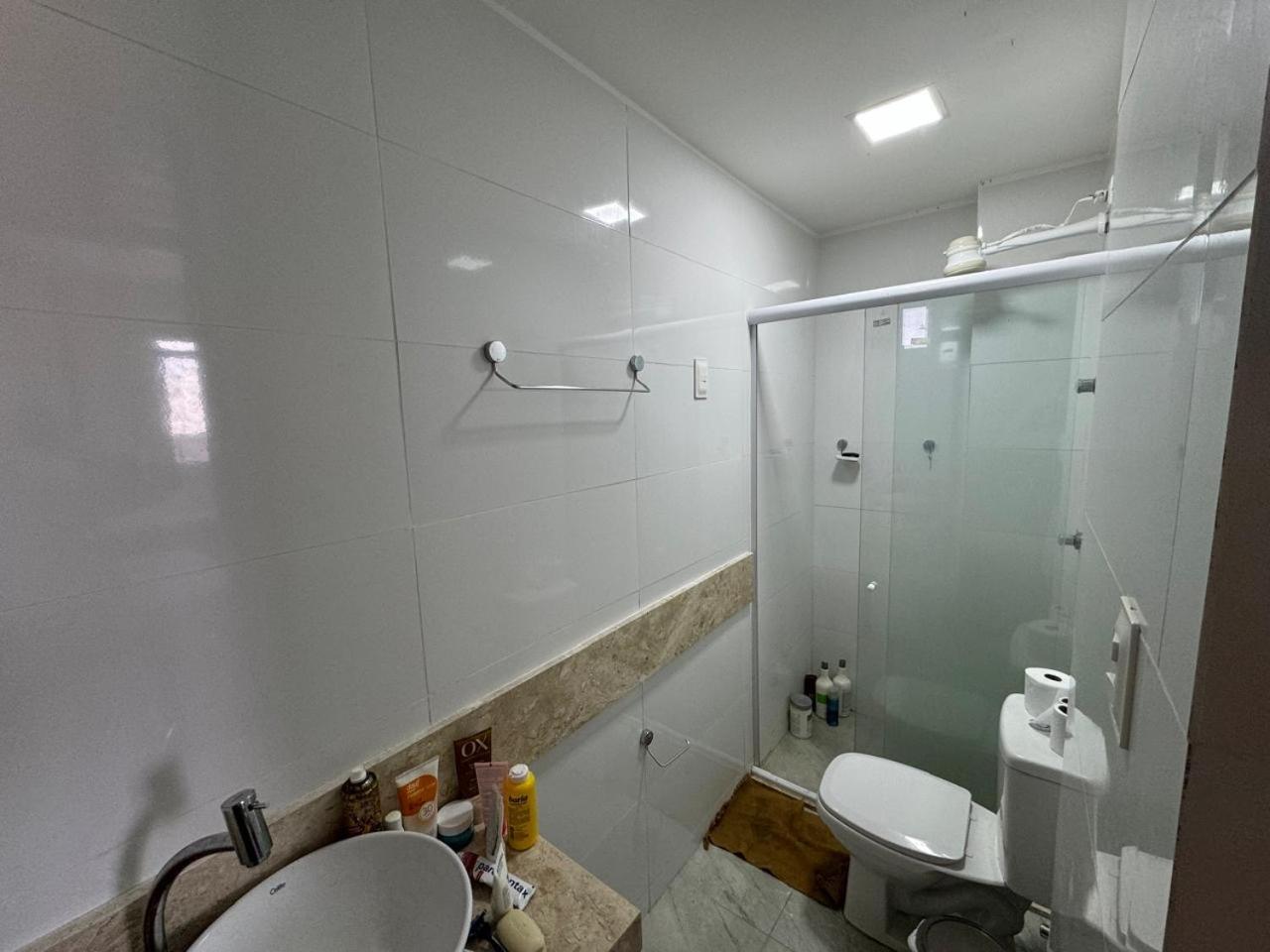 Apt a 100mt da praia, Fest Verão e Lovina