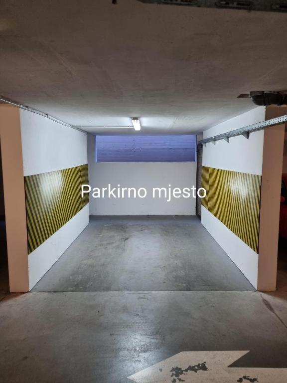 OSIJEK SPACE CENTAR - Self Check in, Free Private Parking