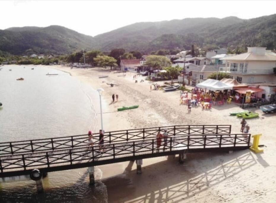 Linda casa ampla beira do mar em Gov Celso Ramos