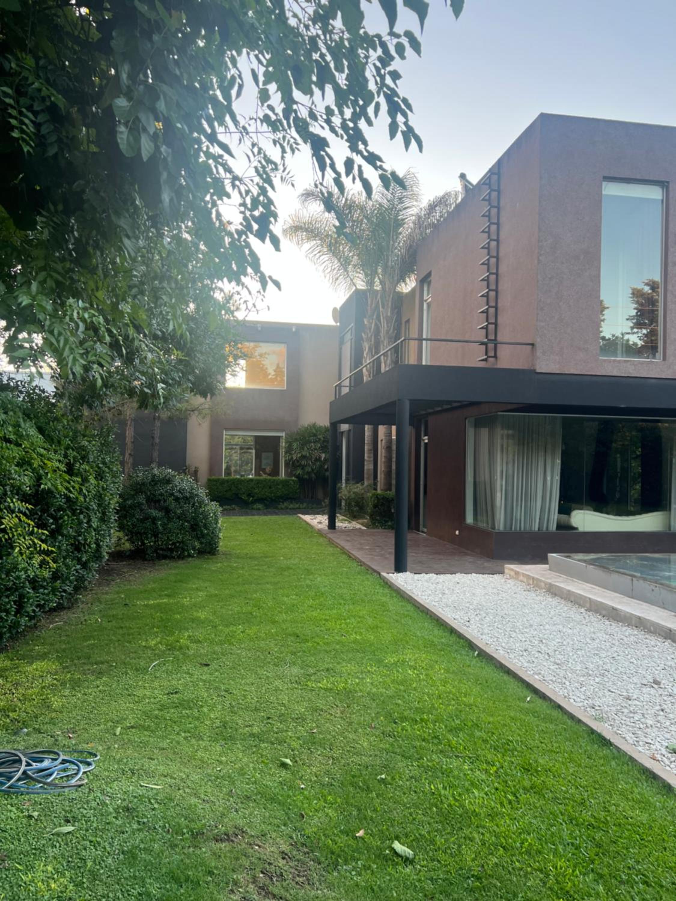 PILAR BARRIO PRIVADO con AMENITIES CASA 6 AMB CON PISCINA