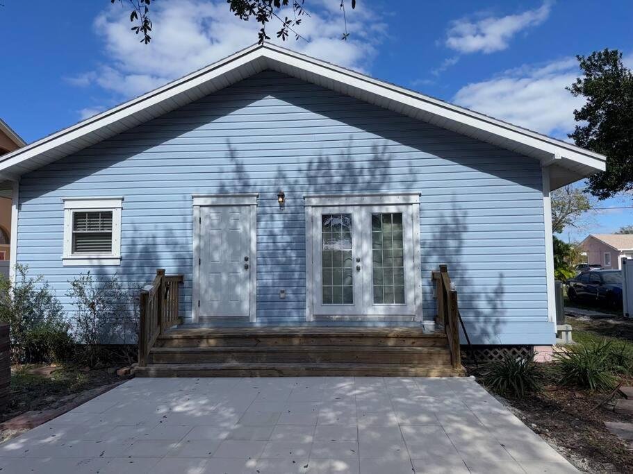 Charming Bungalow in Tampa view 3