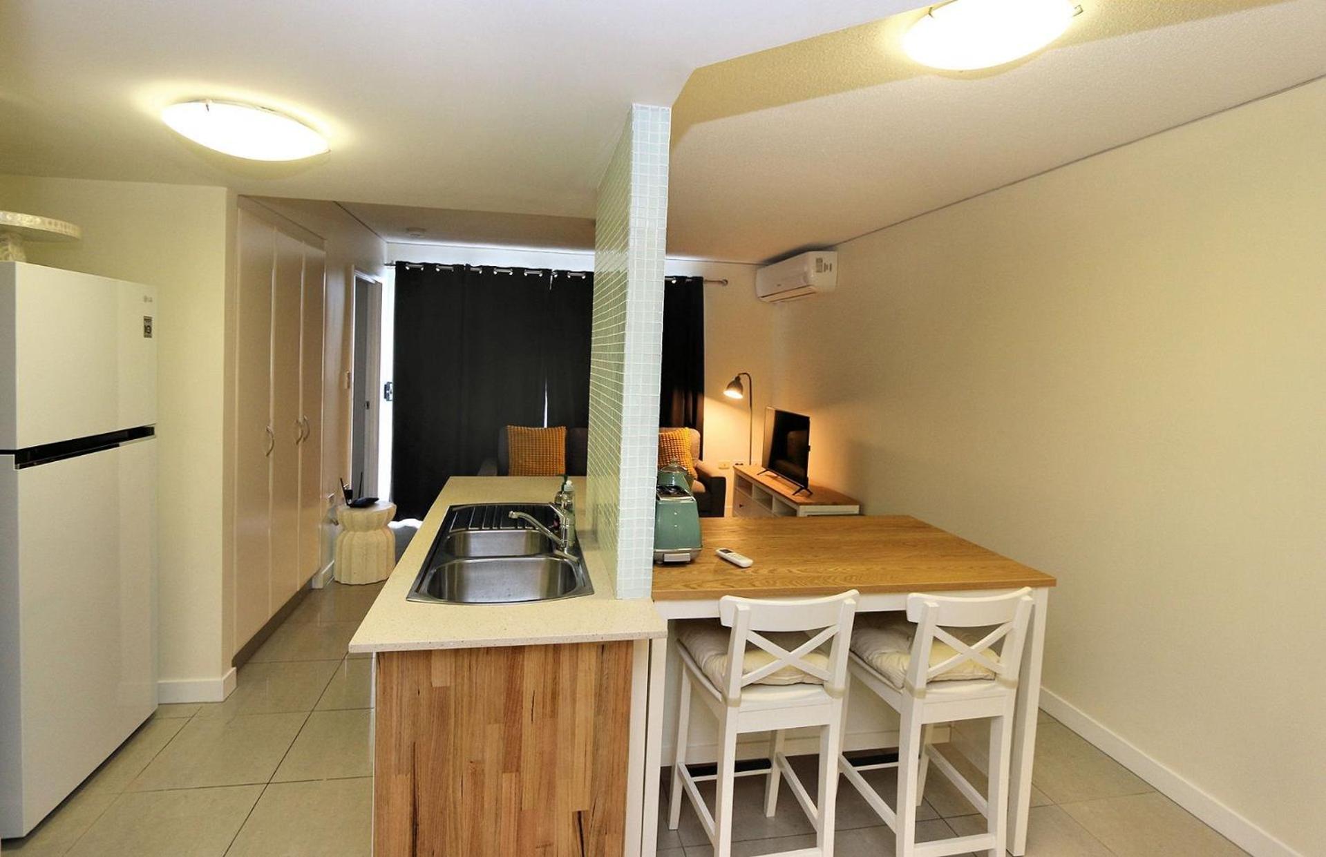 Platinum Apartments - Unit 2