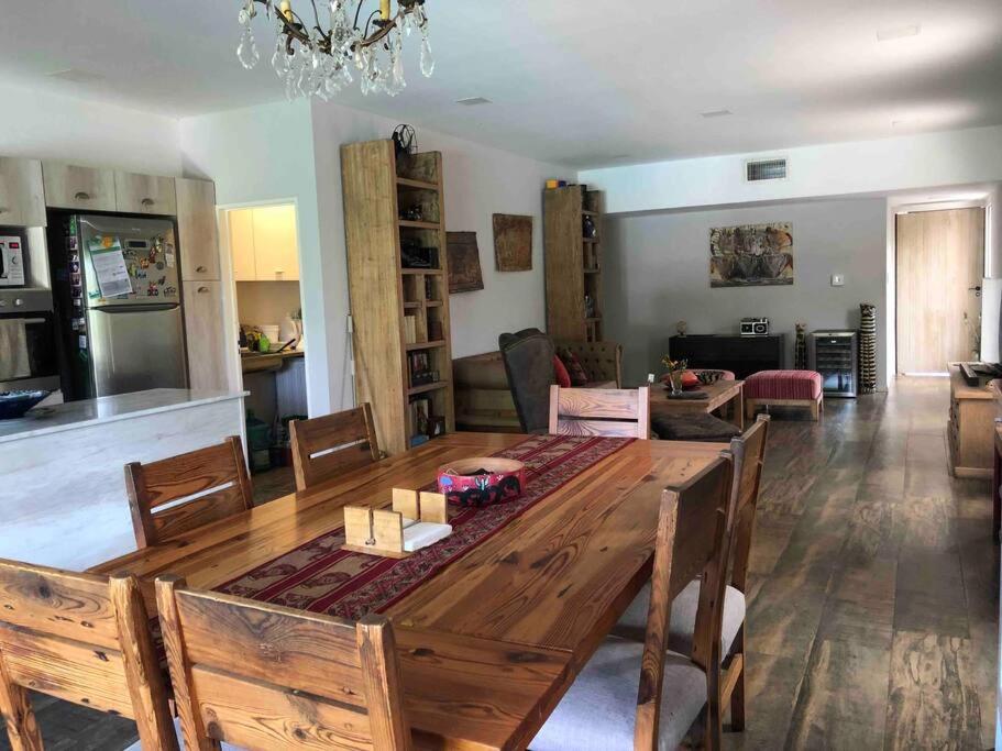 Excelente casa en Barrio Privado Los Arces