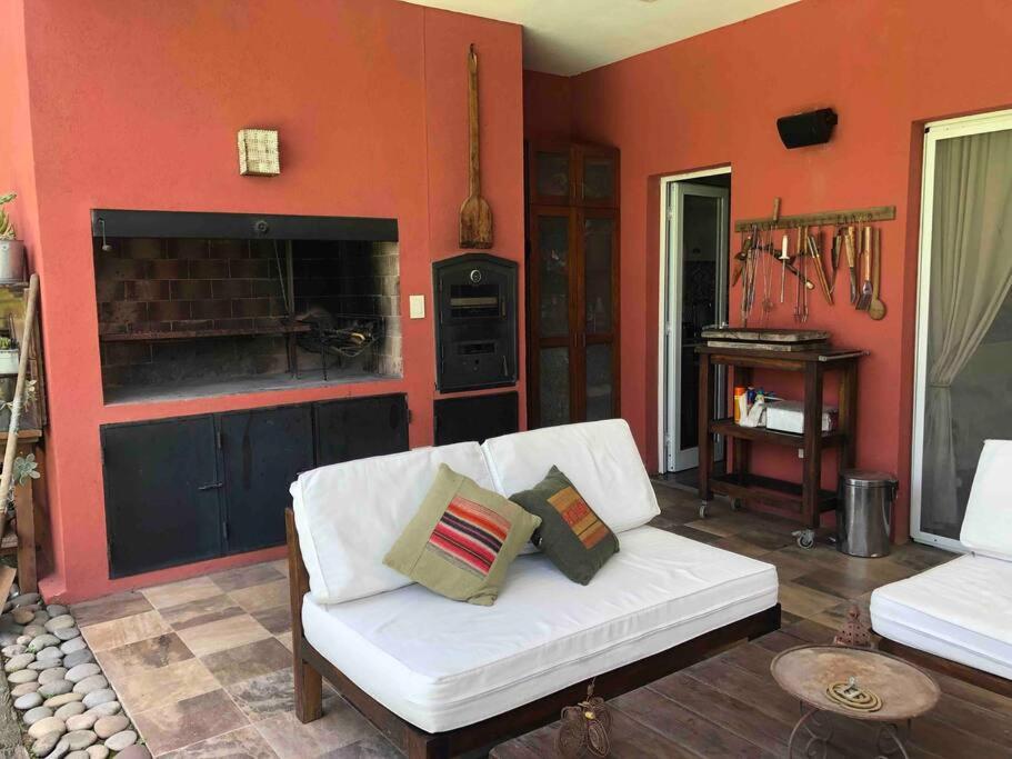 Excelente casa en Barrio Privado Los Arces