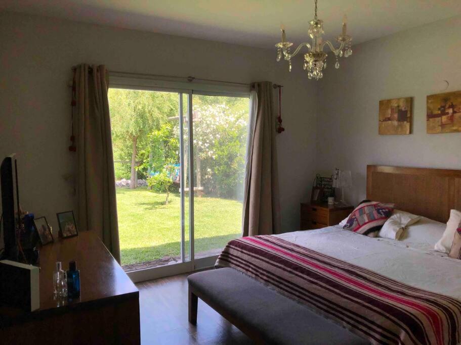 Excelente casa en Barrio Privado Los Arces
