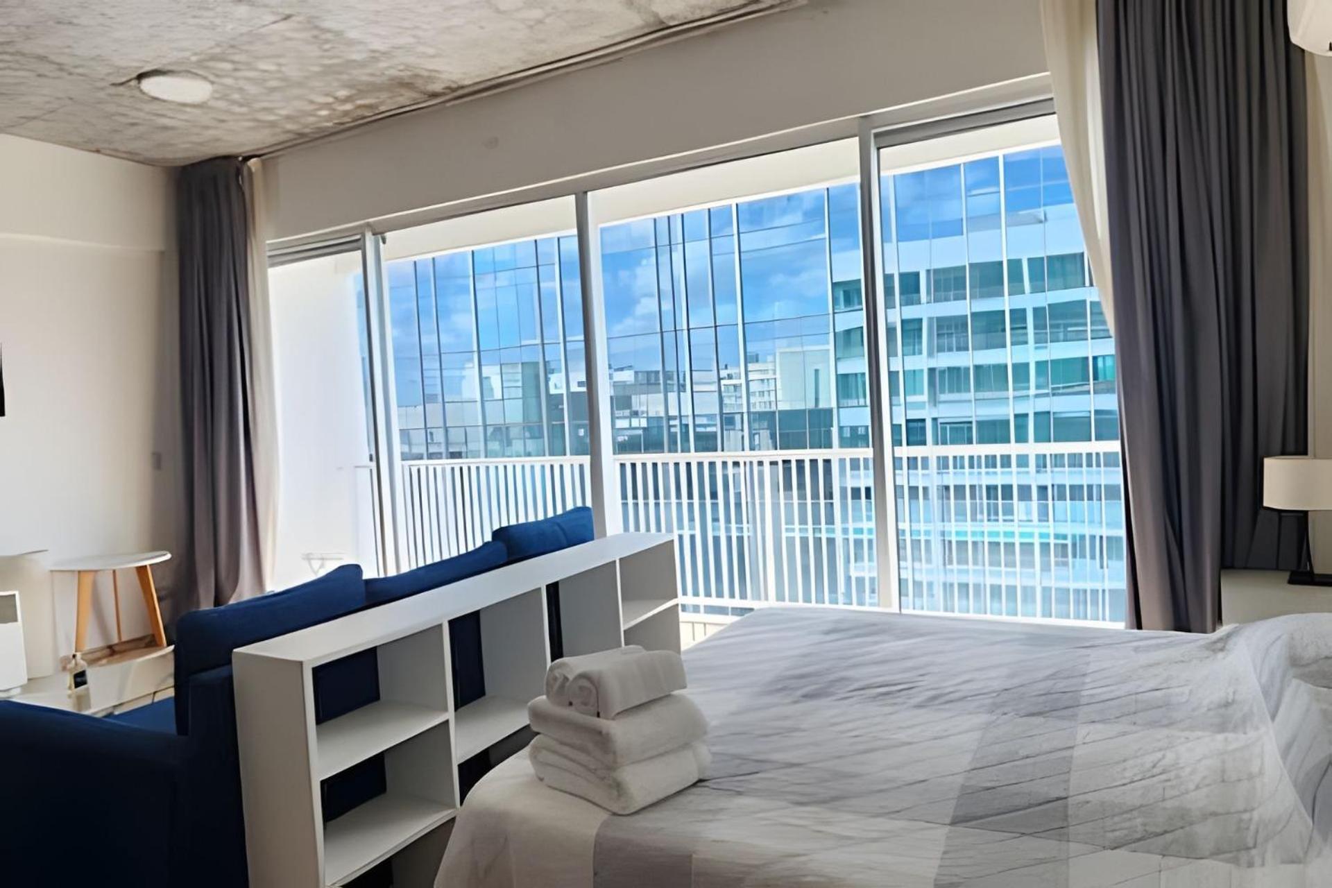 Luxury Loft con Balcon Terraza frente a Terminal de Cruceros