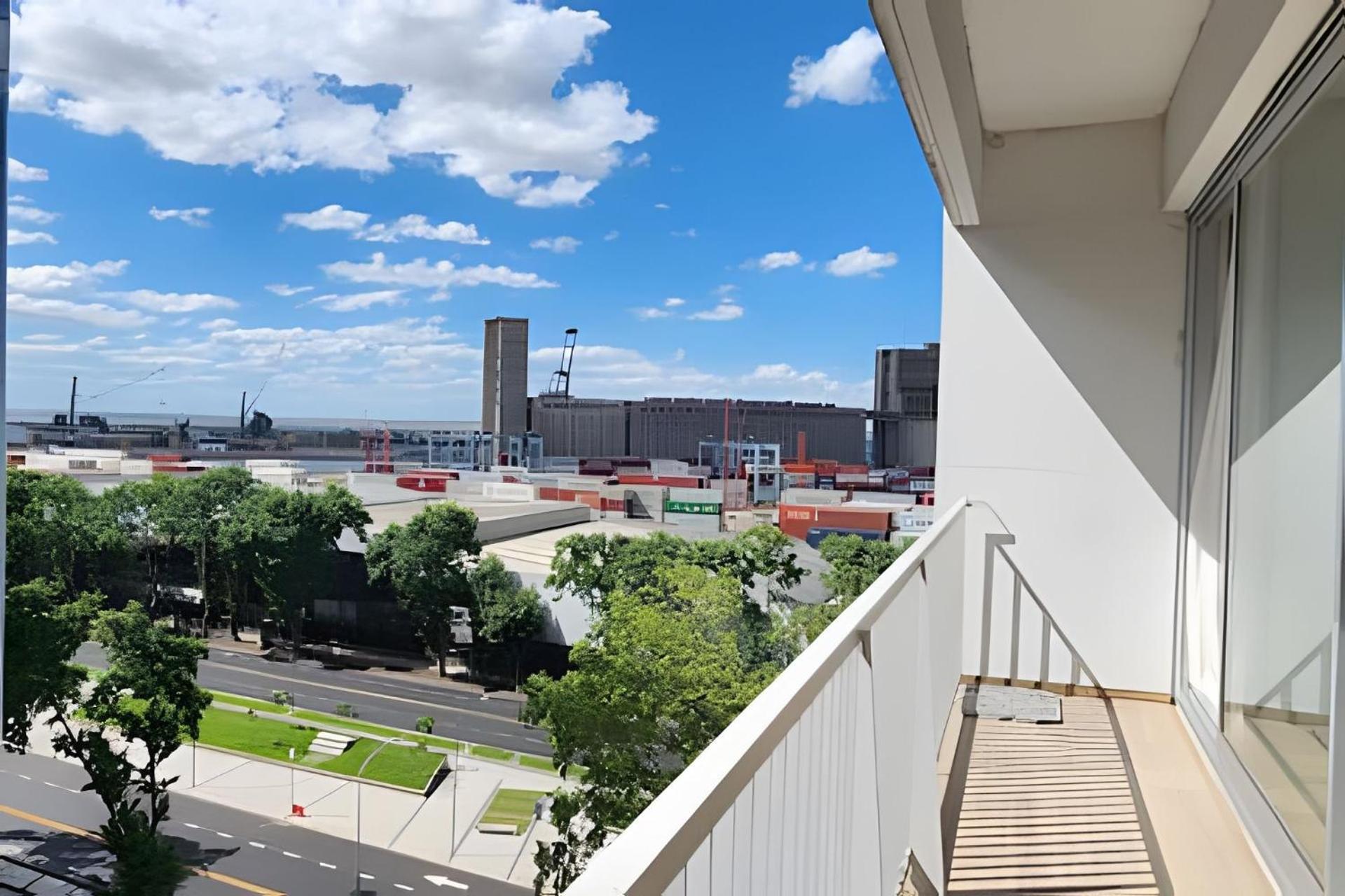 Luxury Loft con Balcon Terraza frente a Terminal de Cruceros