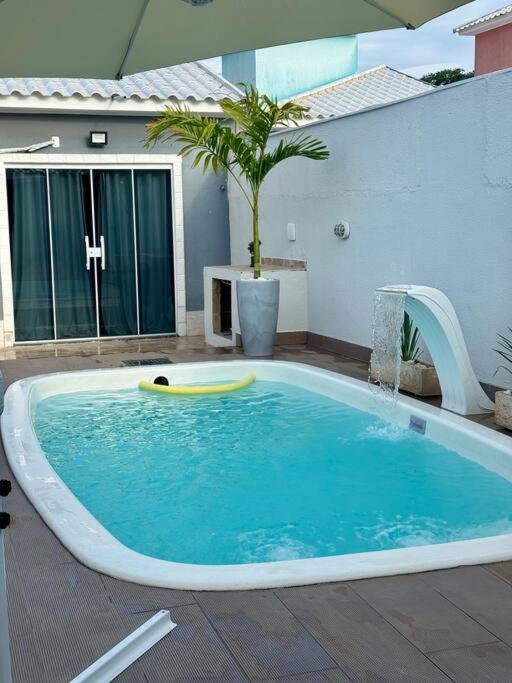 Casa em Itaipuaçu com piscina e 3 qtos