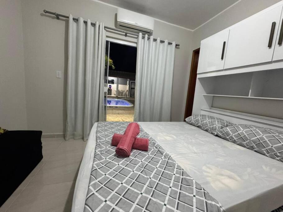 Casa em Itaipuaçu com piscina e 3 qtos