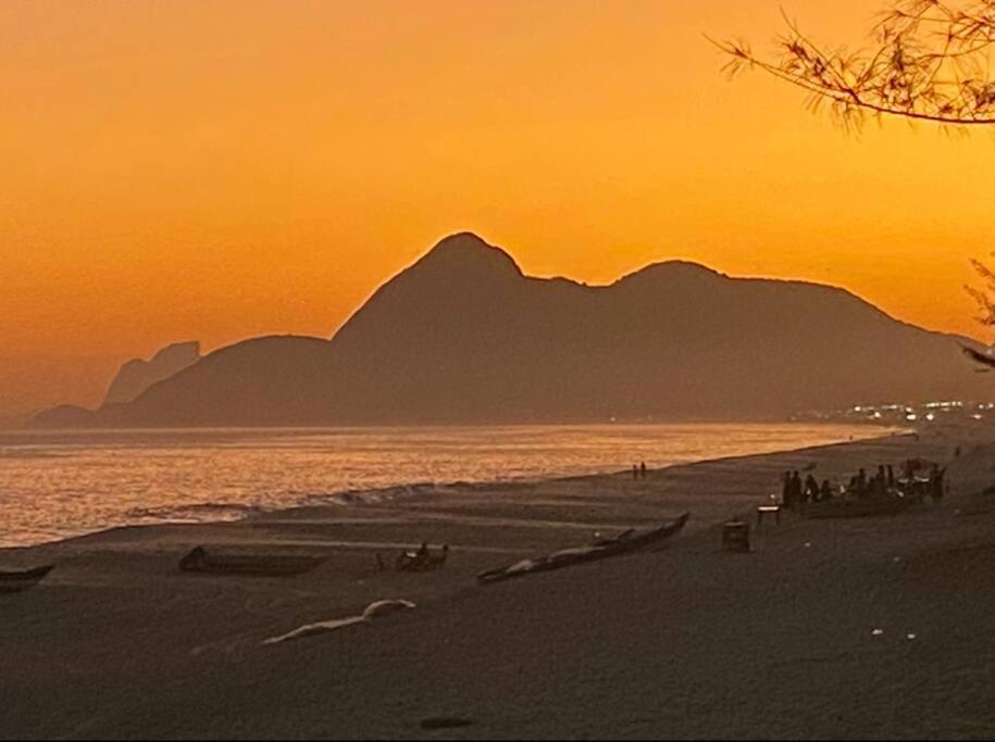 Casa em Itaipuaçu com piscina e 3 qtos
