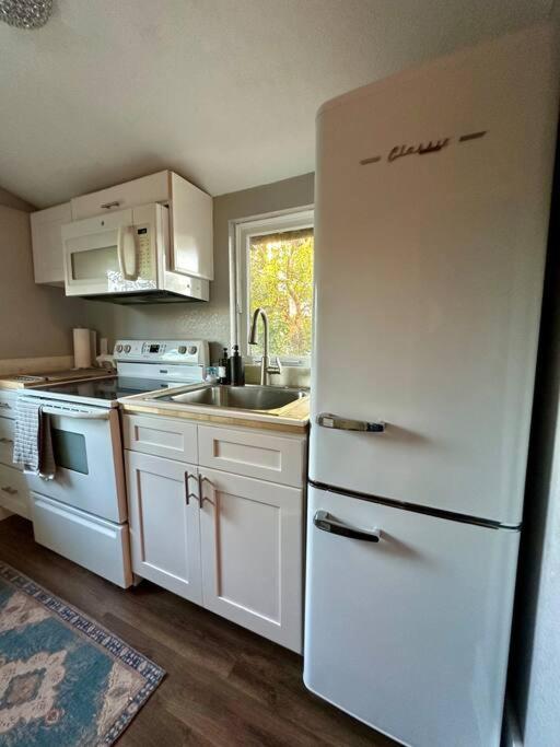 Historic orlando Casita Joy, DT, Lake Eola, Delaney park, 2 bedrooms 1 bathroom Unit B