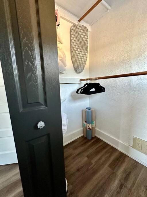 Historic orlando Casita Joy, DT, Lake Eola, Delaney park, 2 bedrooms 1 bathroom Unit B