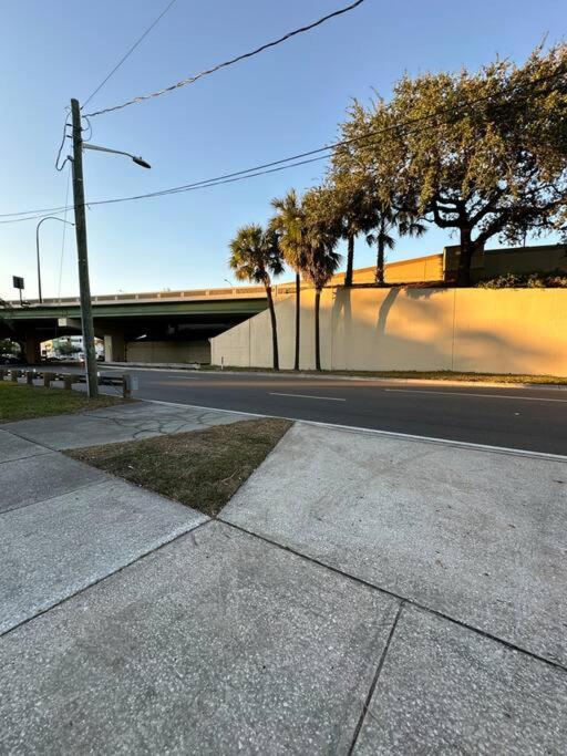 Historic orlando Casita Joy, DT, Lake Eola, Delaney park, 2 bedrooms 1 bathroom Unit B