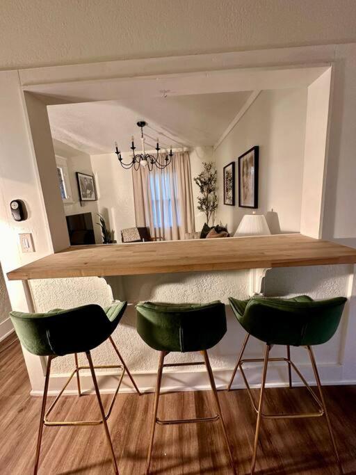 Historic orlando Casita Joy, DT, Lake Eola, Delaney park, 2 bedrooms 1 bathroom Unit B